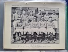 Trade cards, Sunday Post Football Club Teams 1933-1934 19/20 (missing Chelsea), sold with original