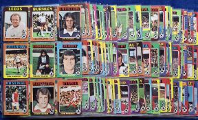 Trade cards, Topps Footballers 1974/75 red / grey backs (set 220 cards) includes 2 marked checklists