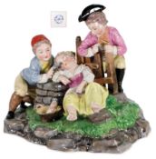 Figurengruppe um 1900, Porzellan, signiert mit Mainzer Rad, wohl Passau, 2 frivole Jünglinge ...