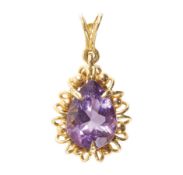 Anhänger, GG 750/000, Amethyst im Tropfen-Schliff ca. 6,0 ct (10,5 x 14,8 mm), H = 32,0mm, ...