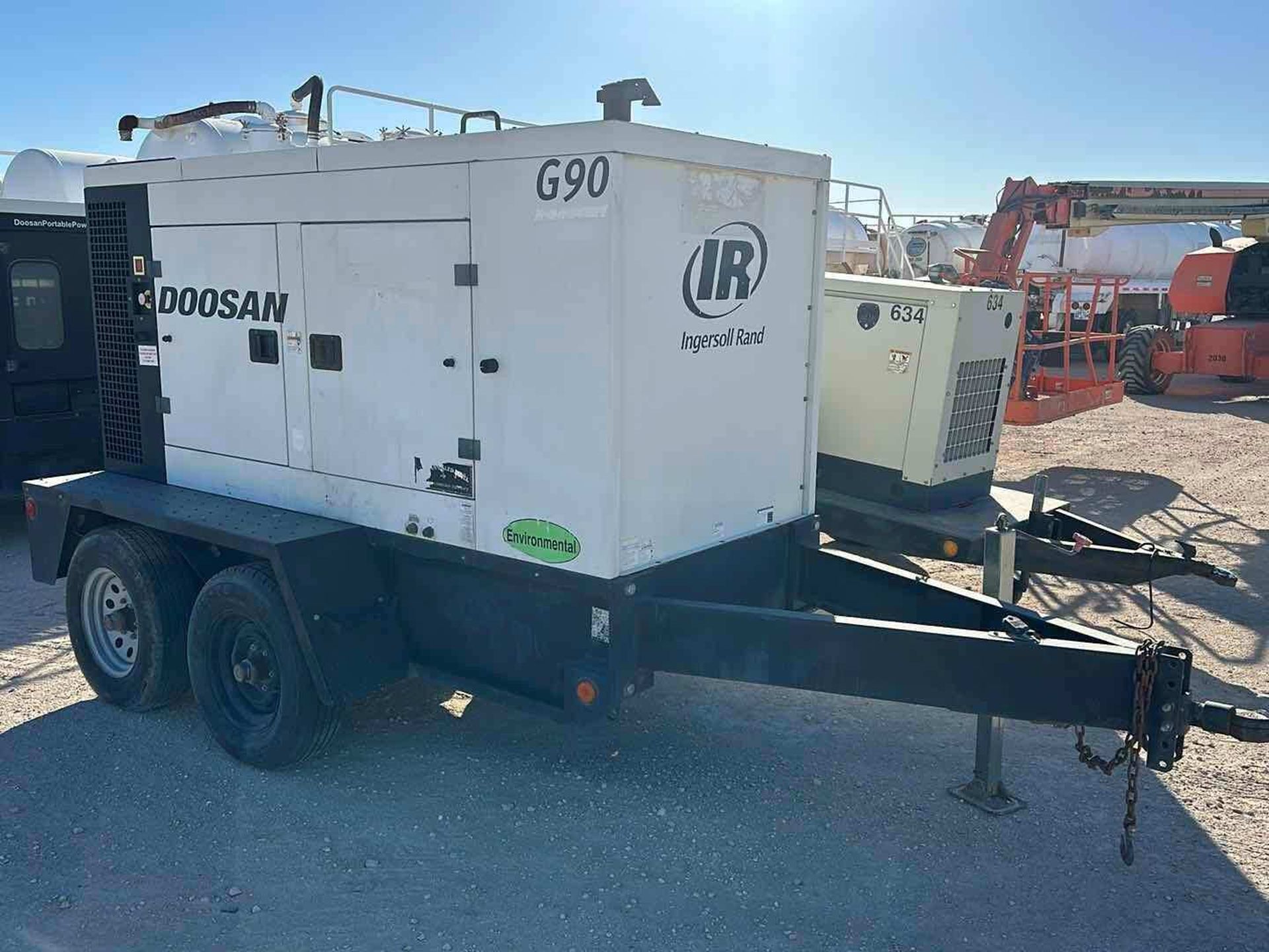 2012 DOOSAN - Image 2 of 9
