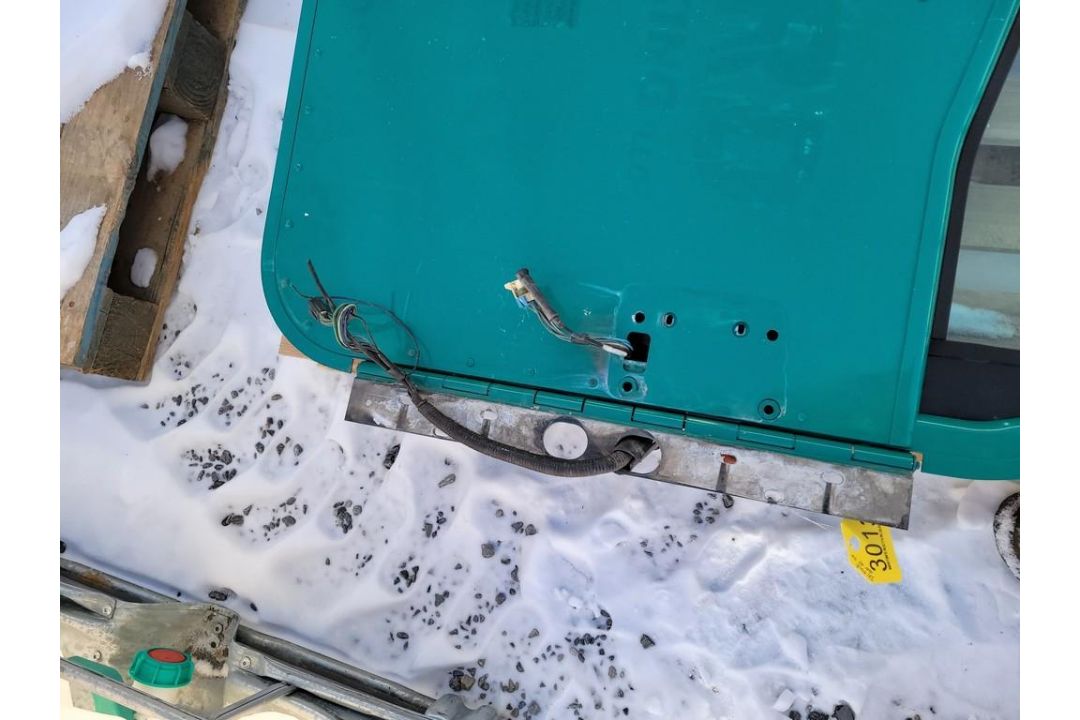 International Truck Door - Image 3 of 6