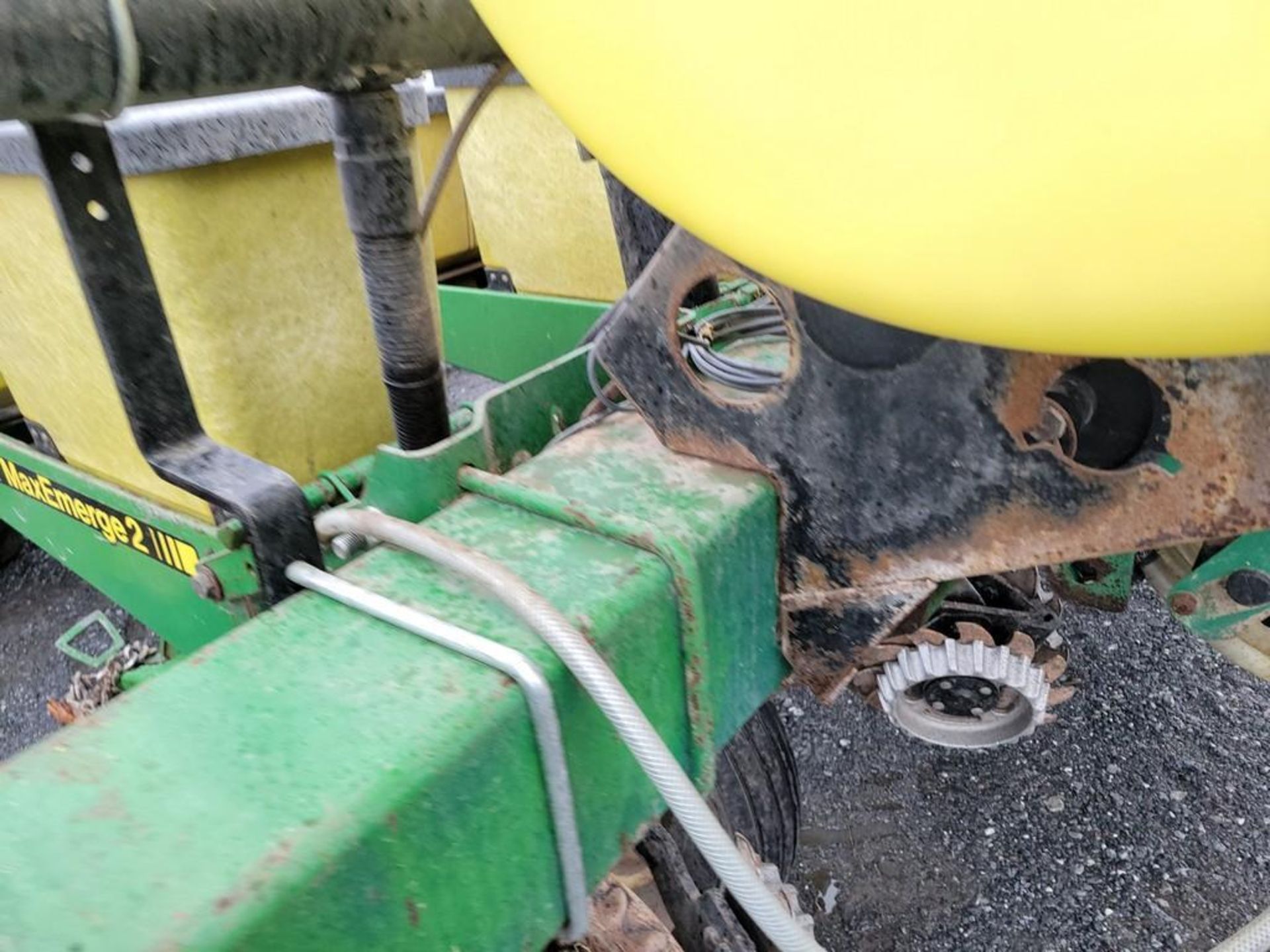 John Deere 7200 Corn Planter - Image 8 of 30