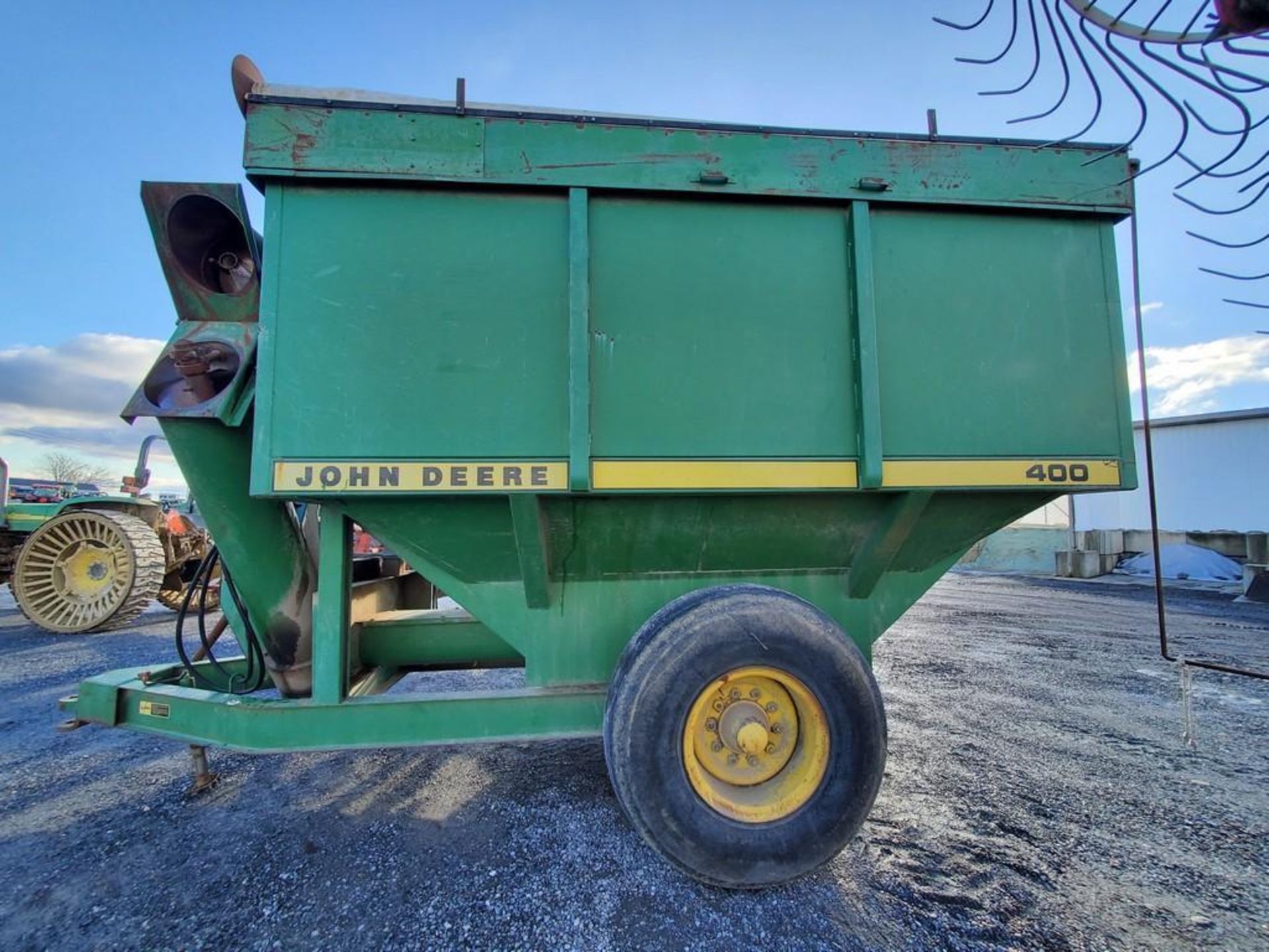 John Deere 400 Grain Cart - Image 9 of 19