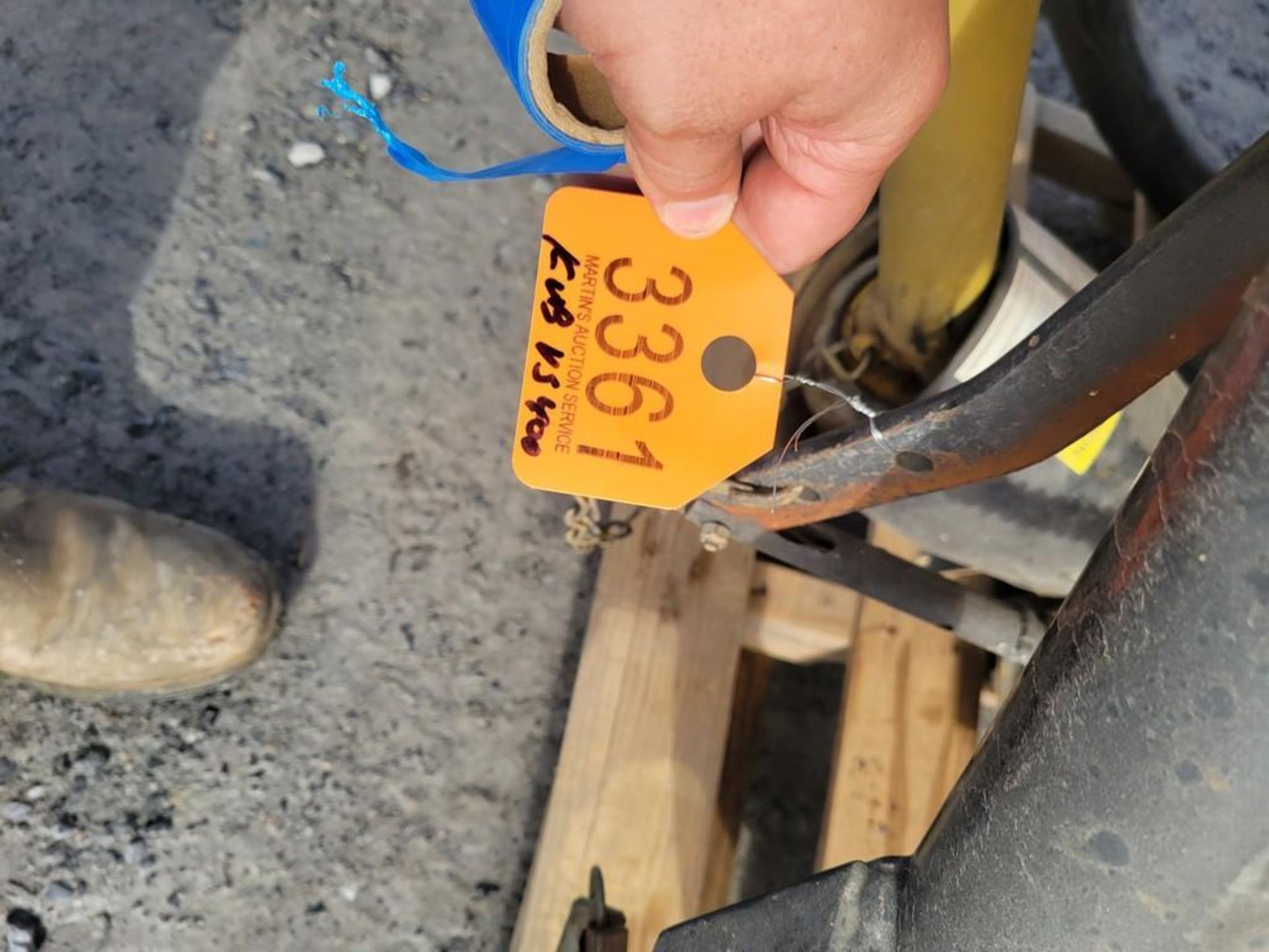 2013 Kubota VS400 Horn Spreader - Image 14 of 14