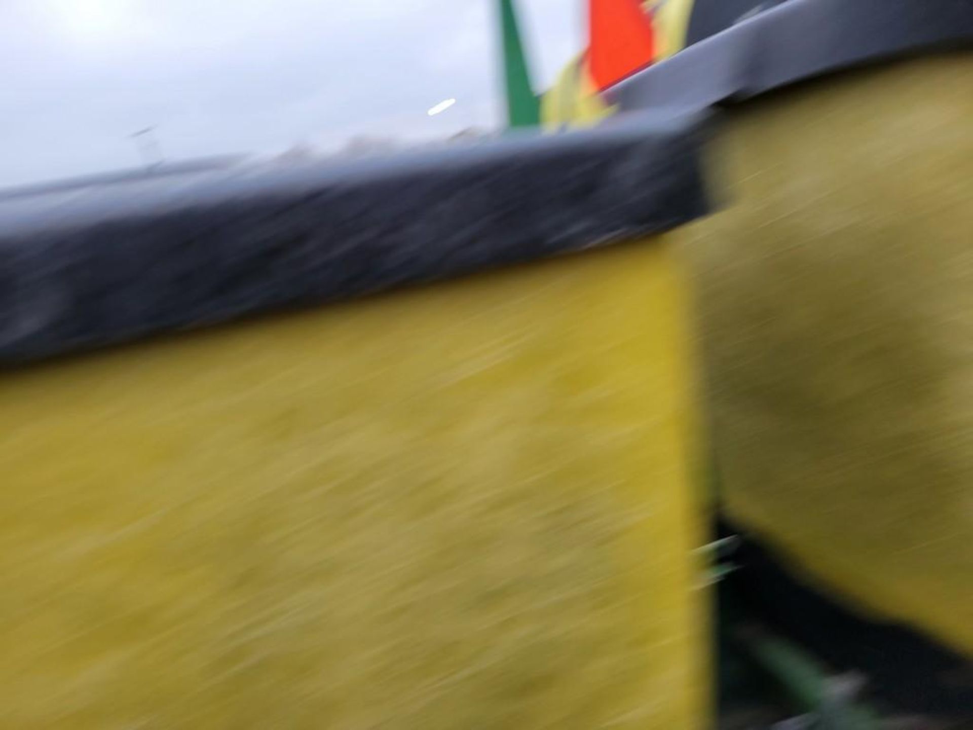 John Deere 7200 Corn Planter - Image 11 of 30