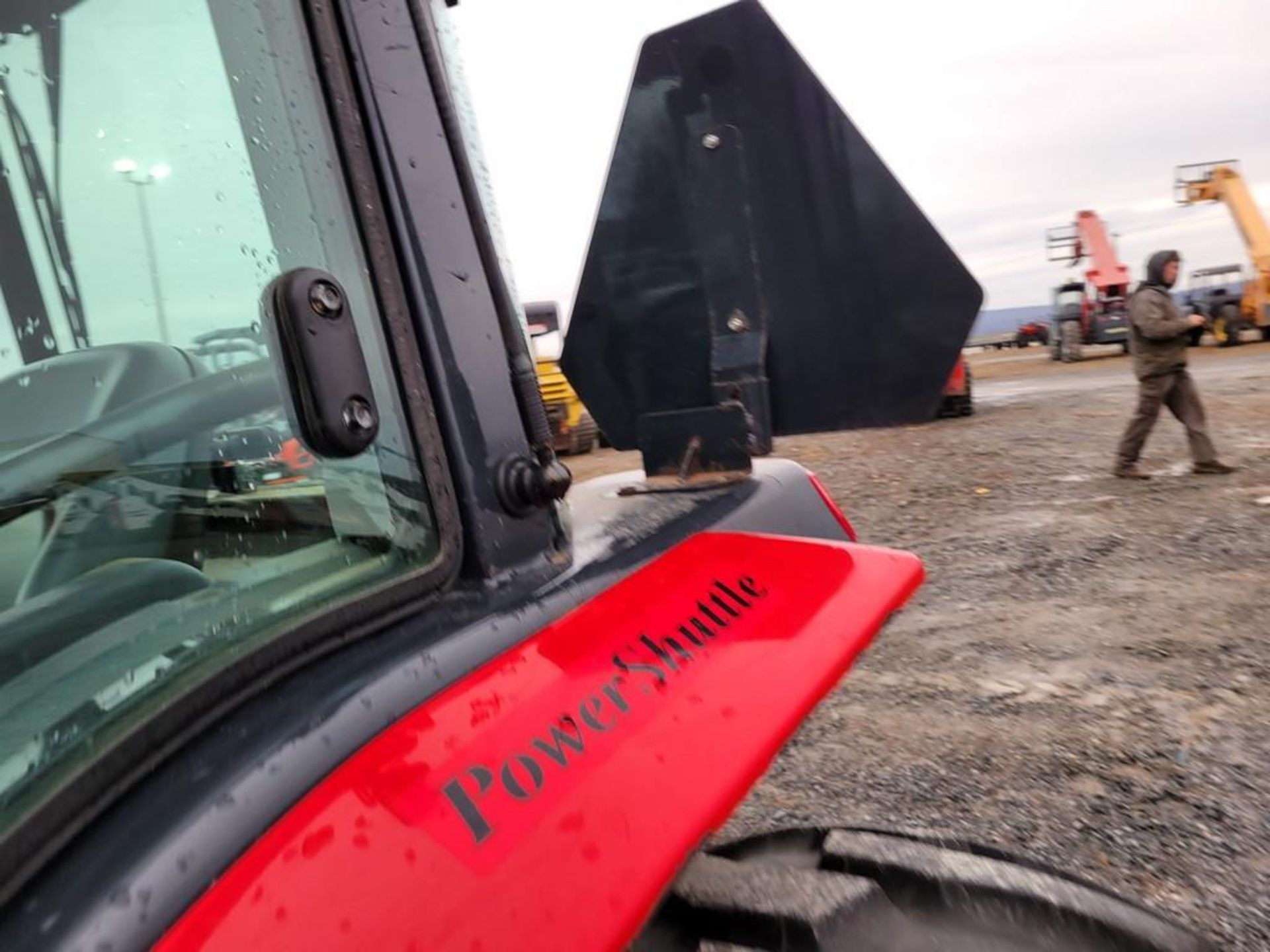 Massey Ferguson 1655 Cab Compact Loader Tractor 'Ride & Drive' - Image 23 of 42