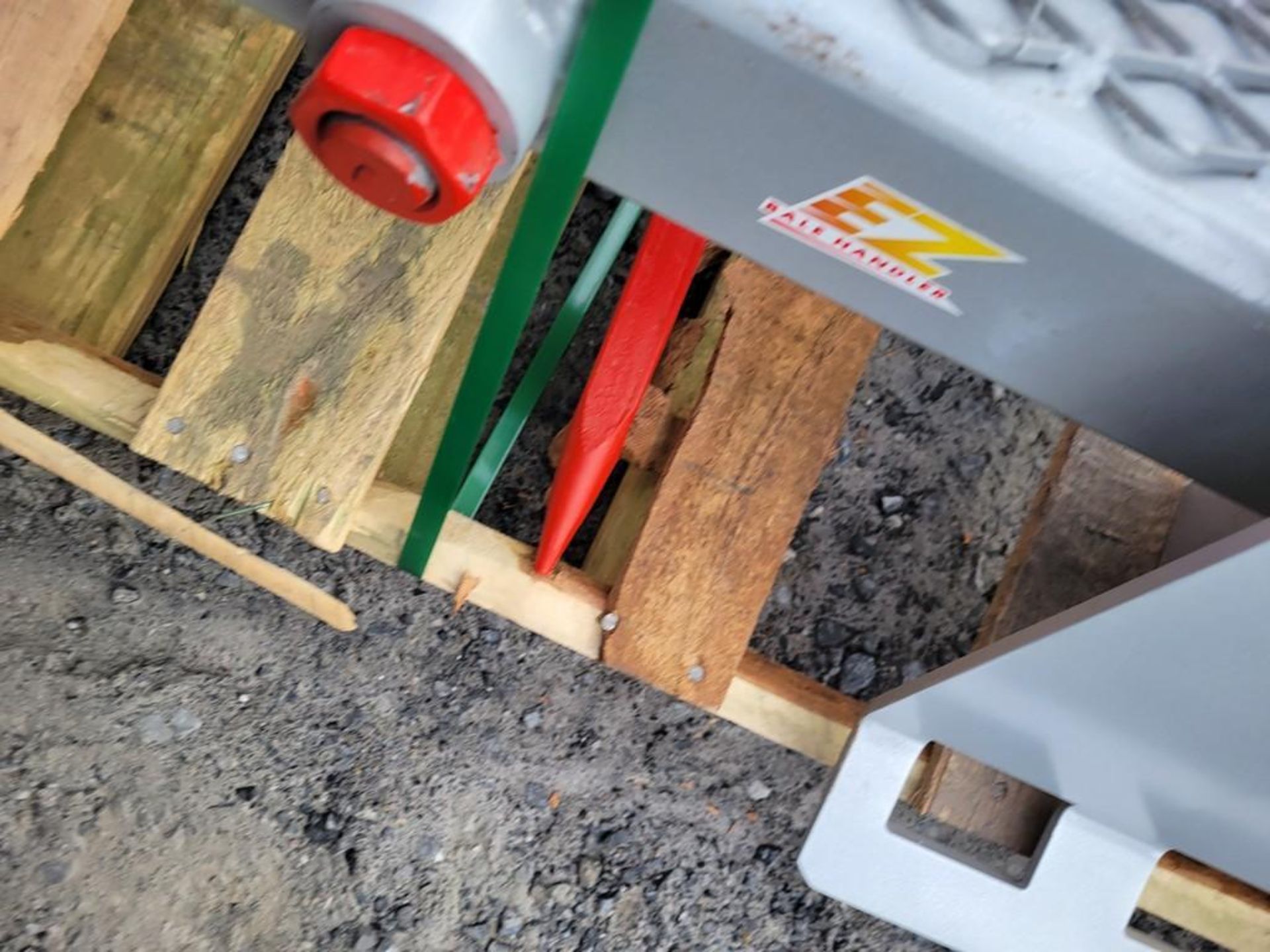 EZ Bale Handler 352R Bale Spear 'NEW' - Image 7 of 9