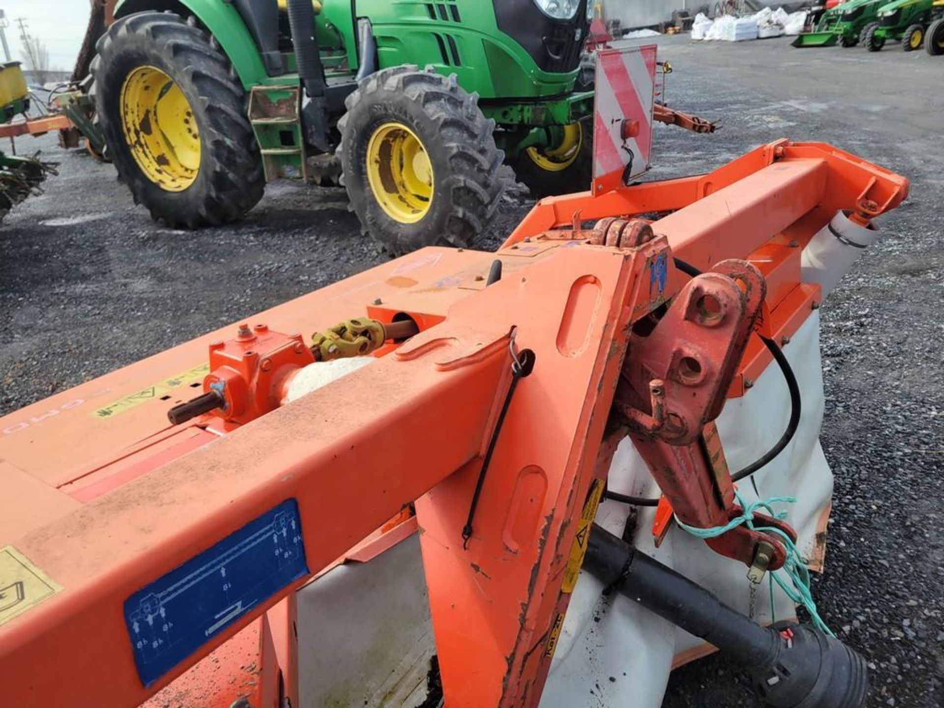 Kuhn GMD802F Disc Mower - Image 25 of 26