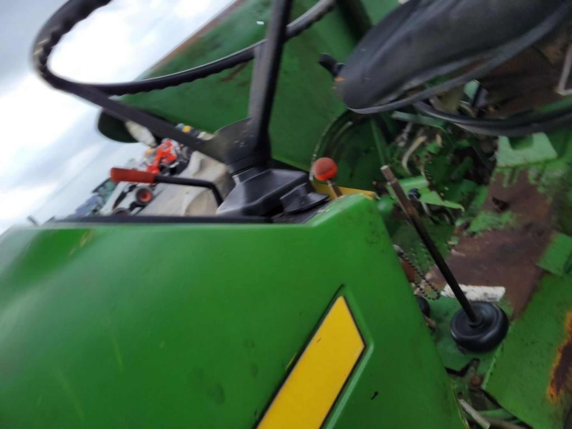 John Deere 2750 Tractor 'Runs & Operates' - Image 24 of 38