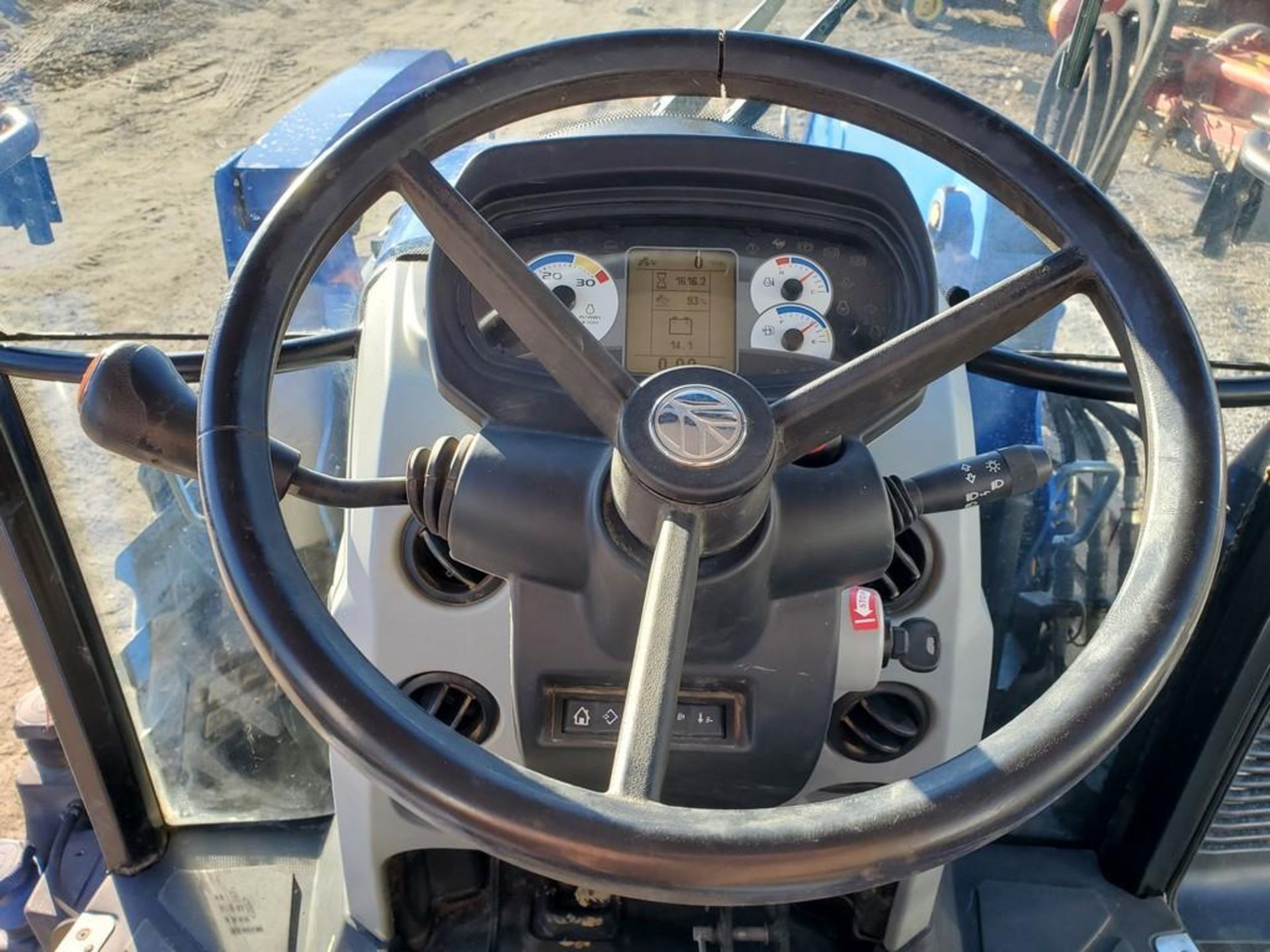 2015 New Holland T4.100 Cab Loader Tractor 'Ride & Drive' - Image 42 of 49