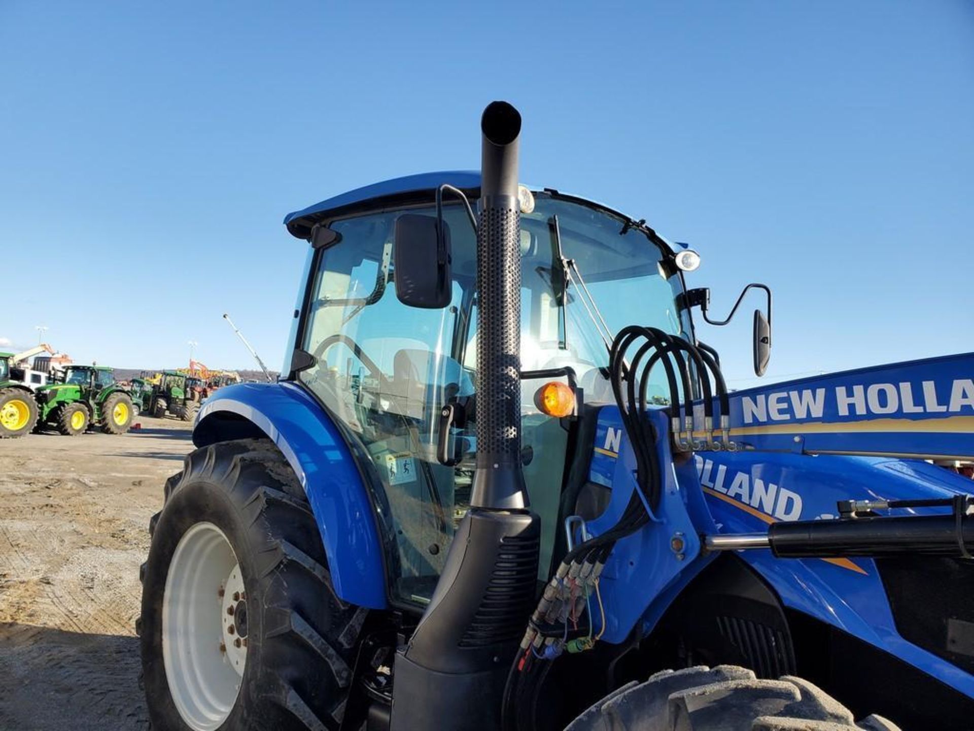 2015 New Holland T4.100 Cab Loader Tractor 'Ride & Drive' - Image 28 of 49