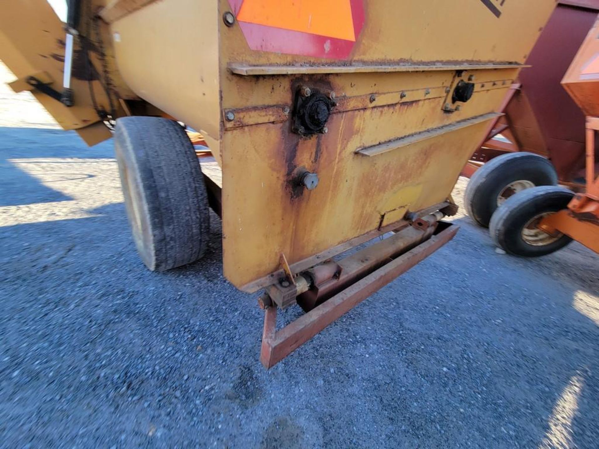 Knight 3020 Mixer Wagon - Image 19 of 33