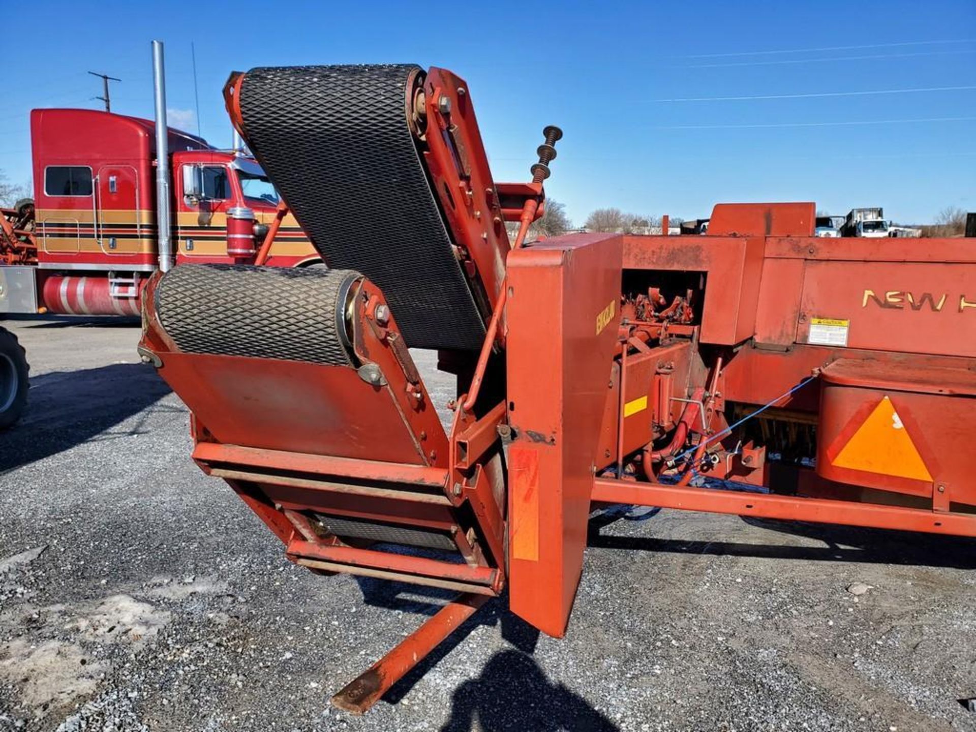 New Holland 575 Small Square Baler - Image 15 of 26