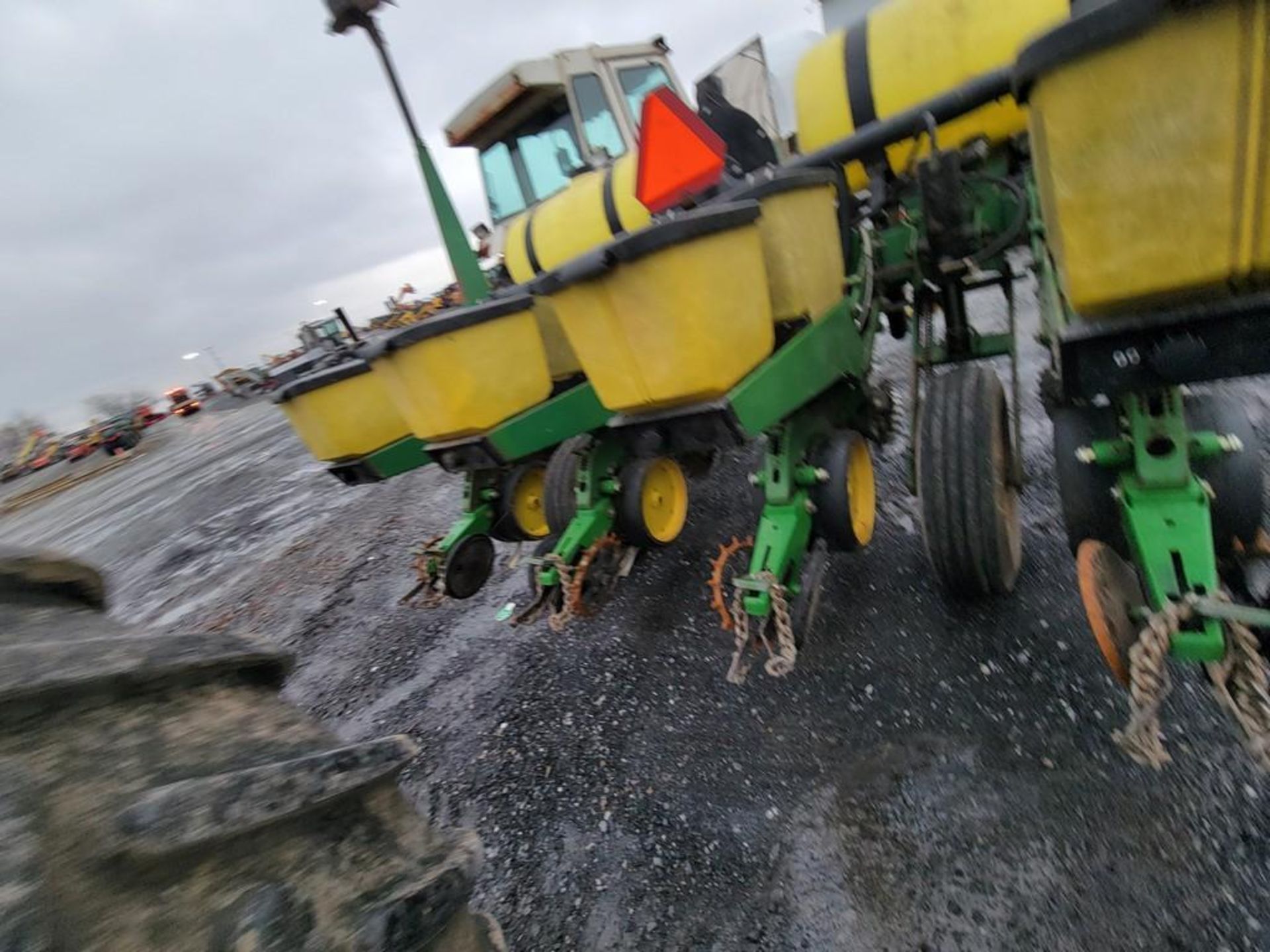 John Deere 7200 Corn Planter - Image 12 of 30