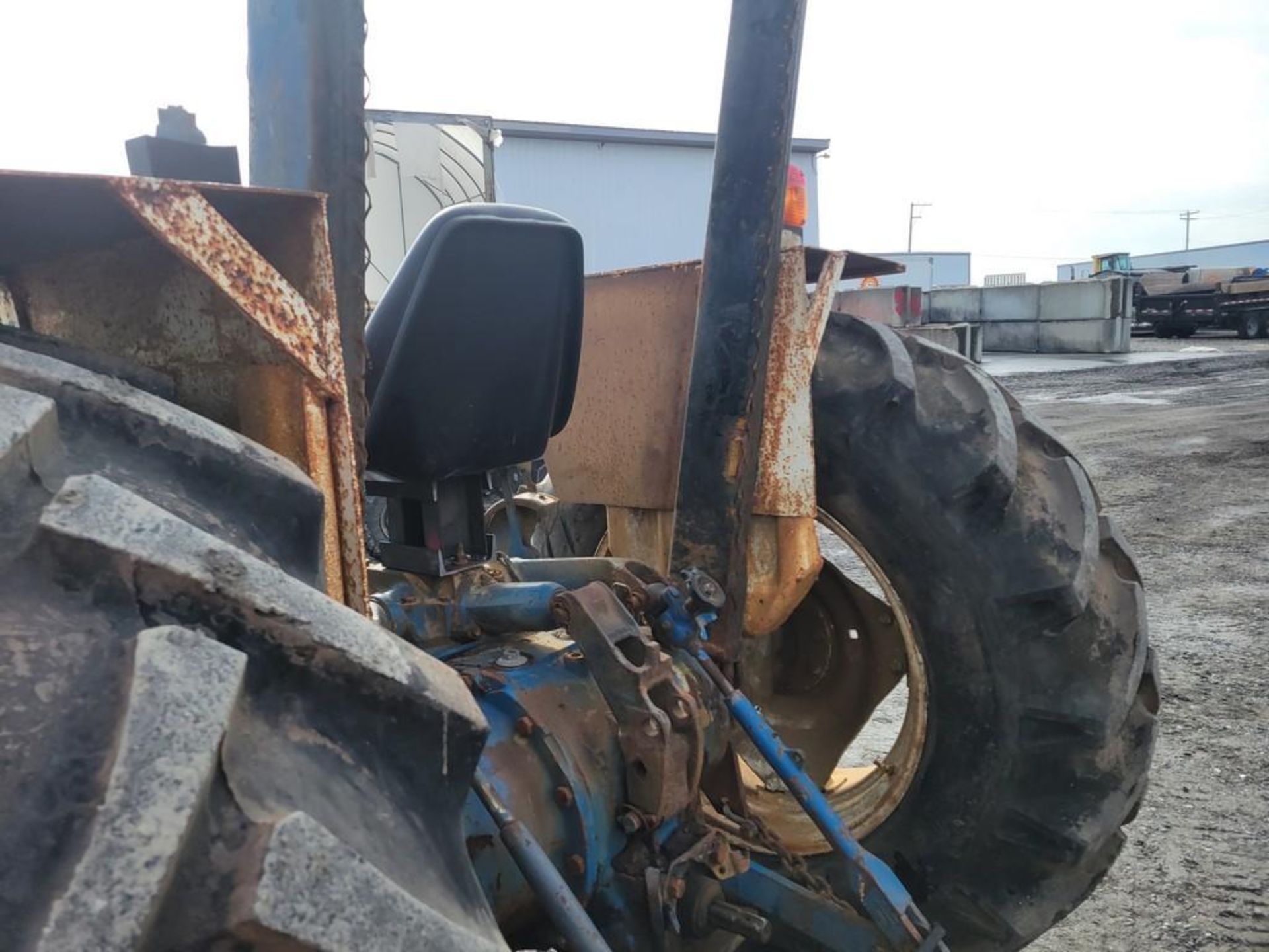 Ford 4610 Tractor 'Runs & Operates' - Image 15 of 28