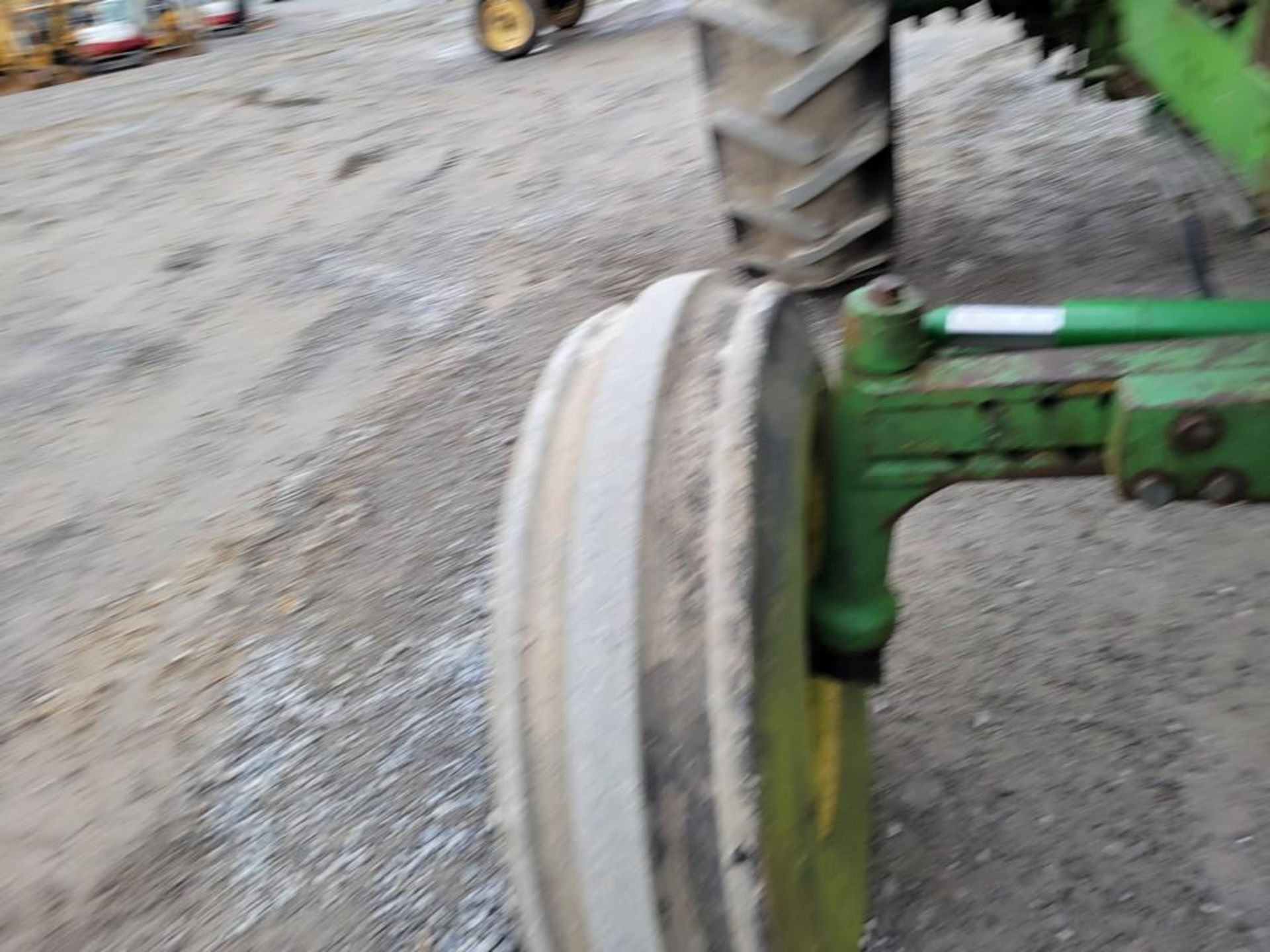 John Deere 2750 Tractor 'Runs & Operates' - Image 5 of 38