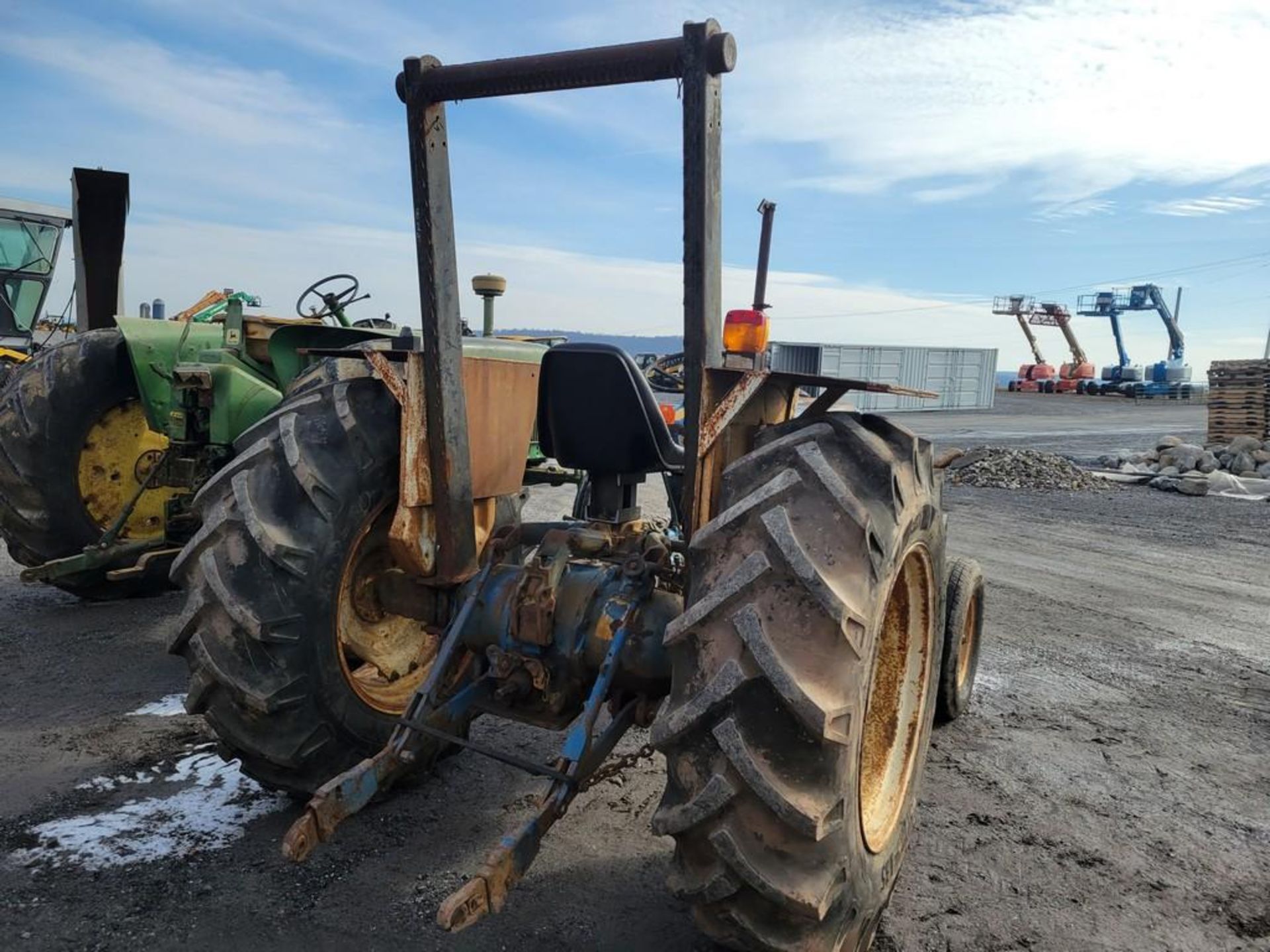 Ford 4610 Tractor 'Runs & Operates' - Image 9 of 28