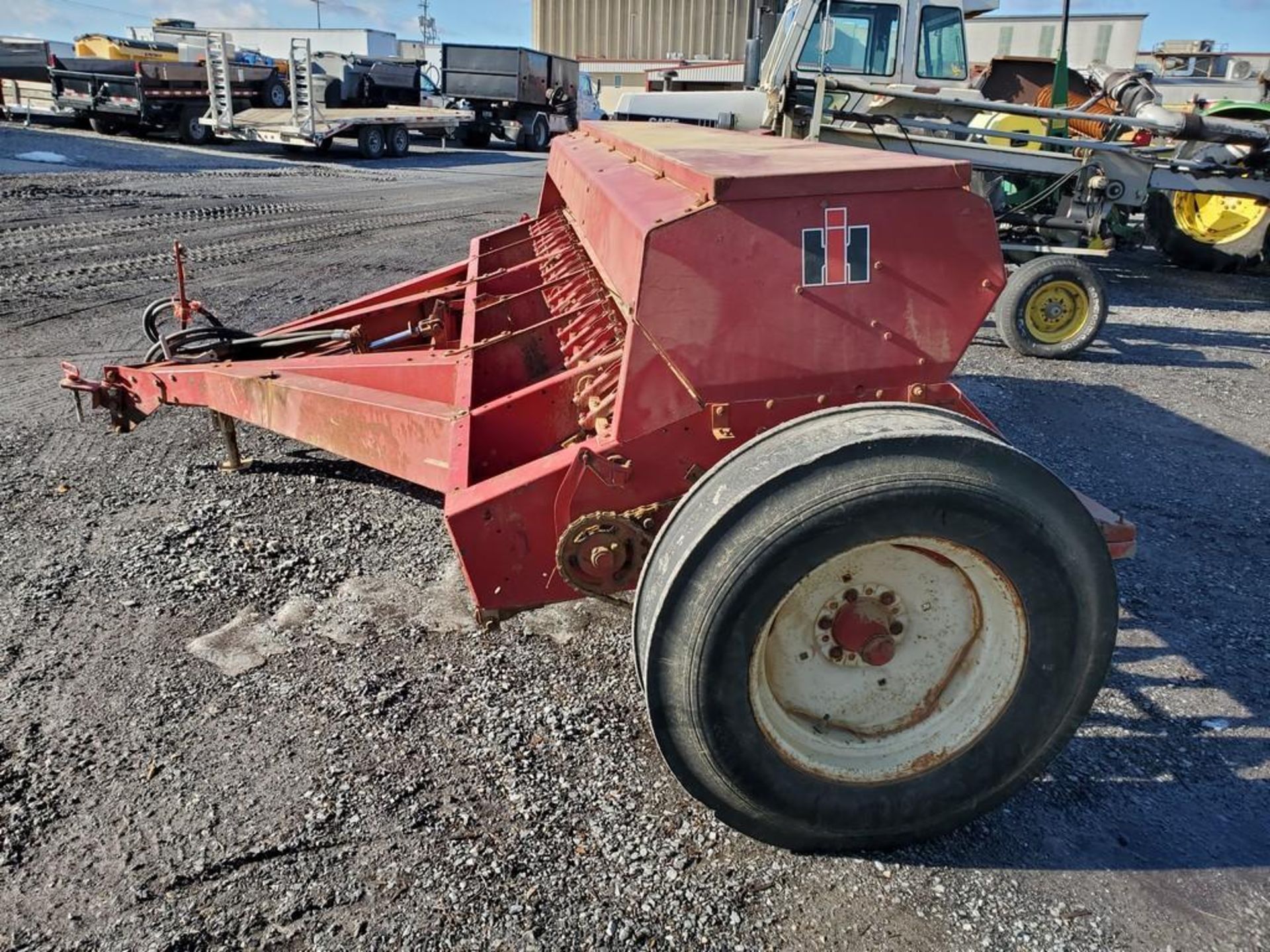 International 5100 Grain Drill - Image 6 of 22