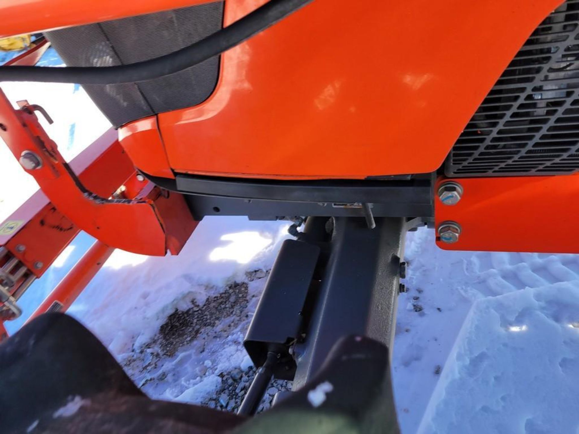 Kubota M7060 Cab Loader Tractor 'Ride & Drive' - Image 18 of 37