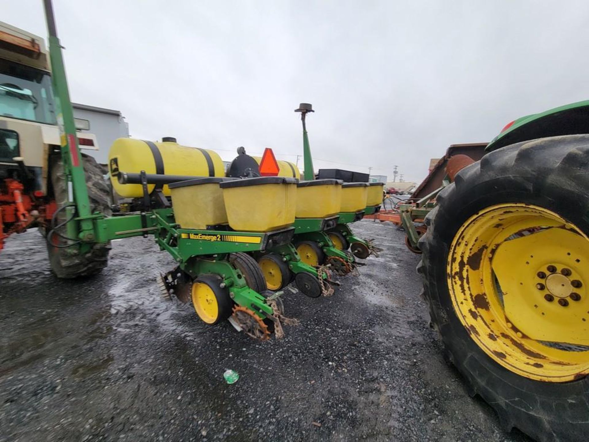 John Deere 7200 Corn Planter - Image 18 of 30