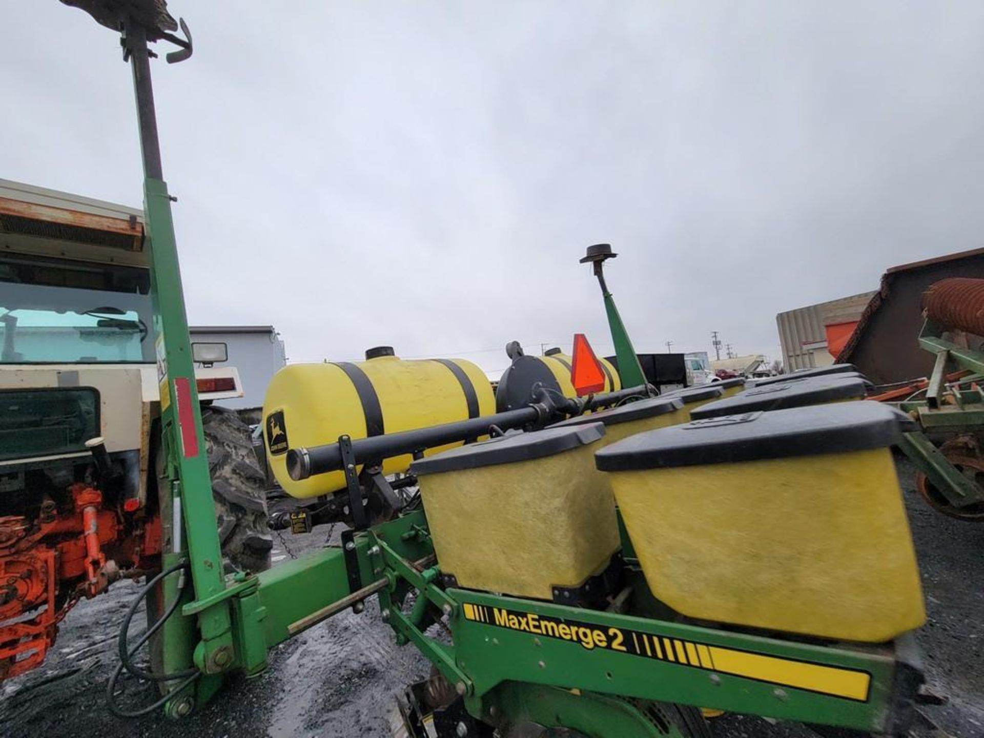 John Deere 7200 Corn Planter - Image 20 of 30