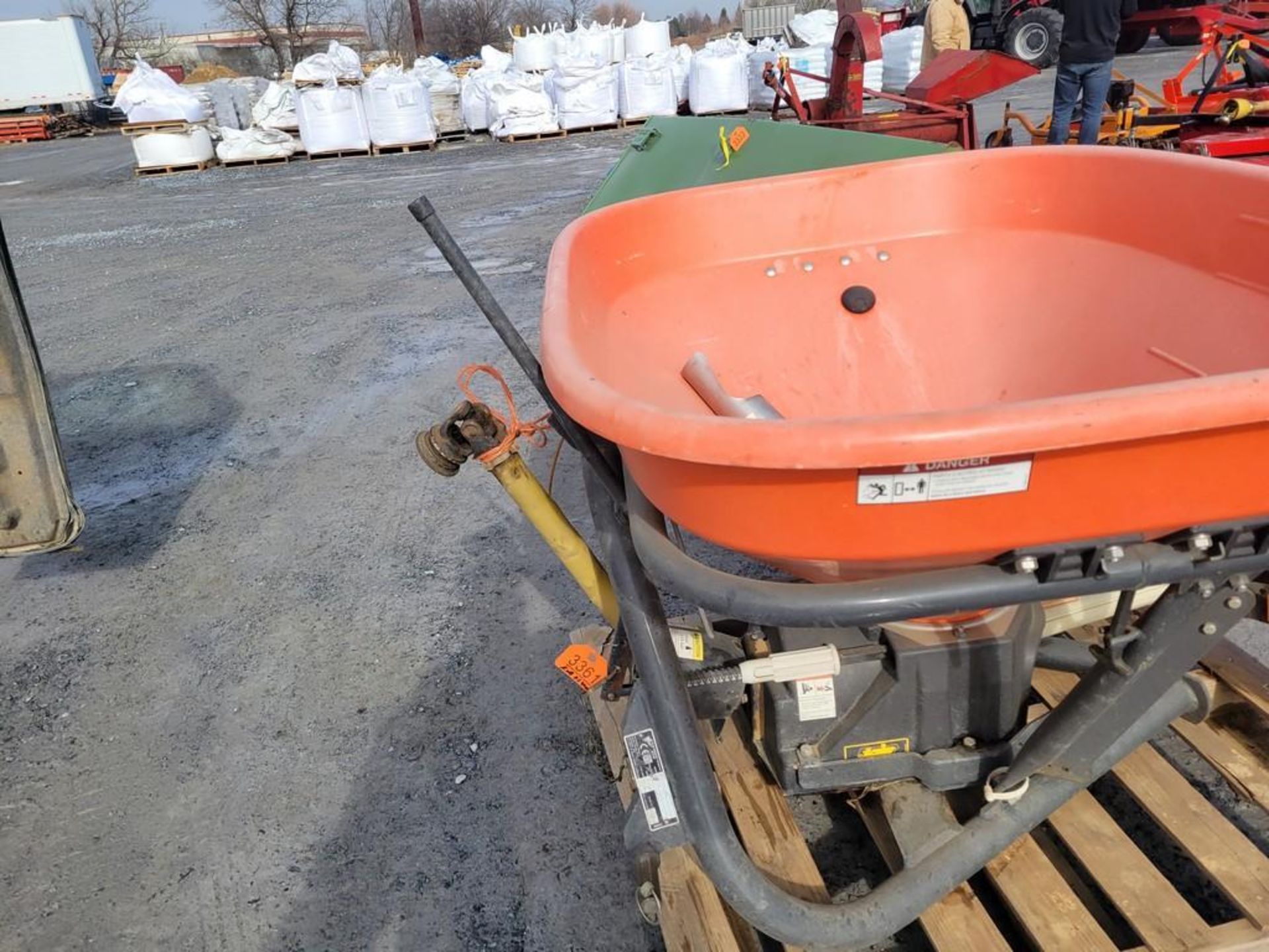 2013 Kubota VS400 Horn Spreader - Image 8 of 14