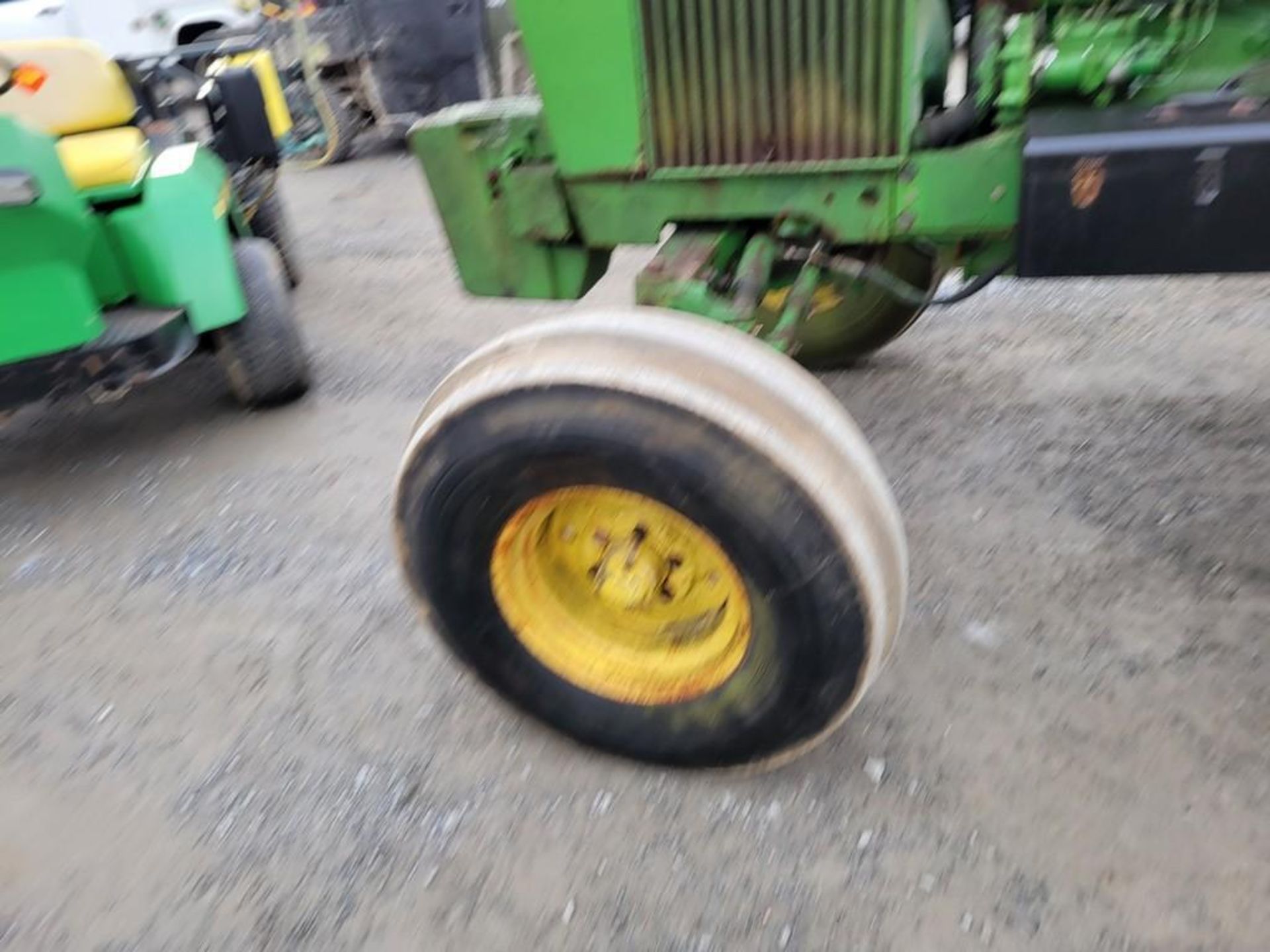 John Deere 2750 Tractor 'Runs & Operates' - Image 35 of 38