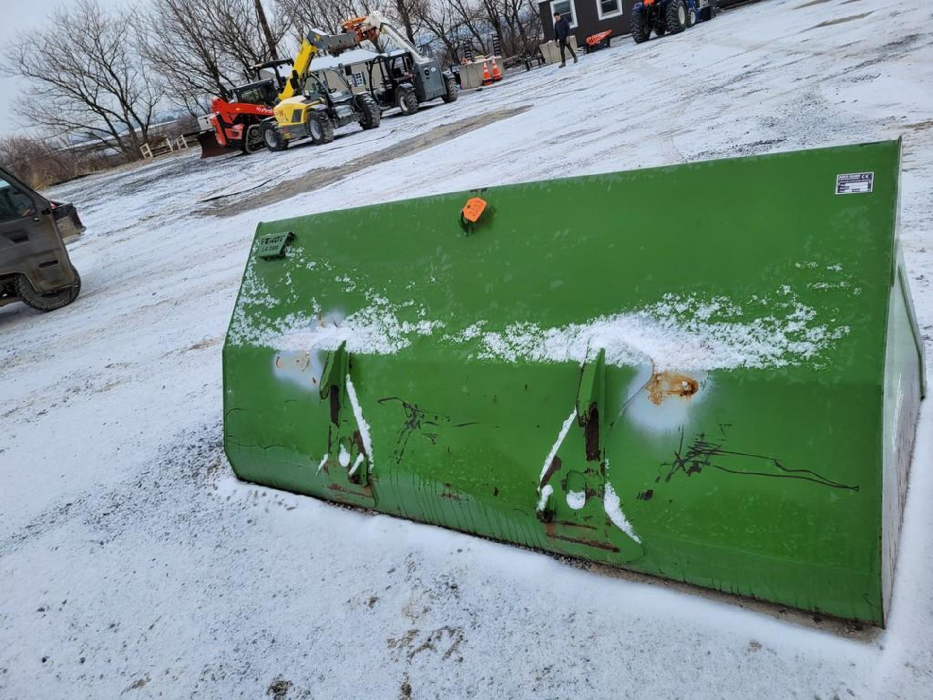 2018 Fendt LG2400 Loader Bucket - Image 4 of 12