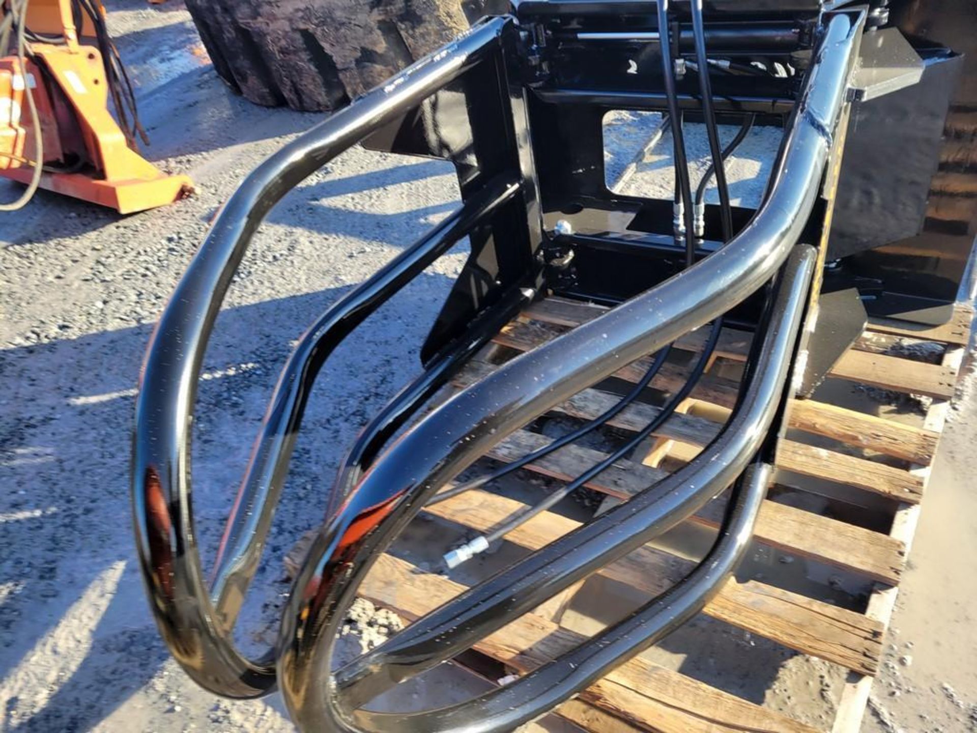 Esch Bale Hugger 'NEW' - Image 2 of 10