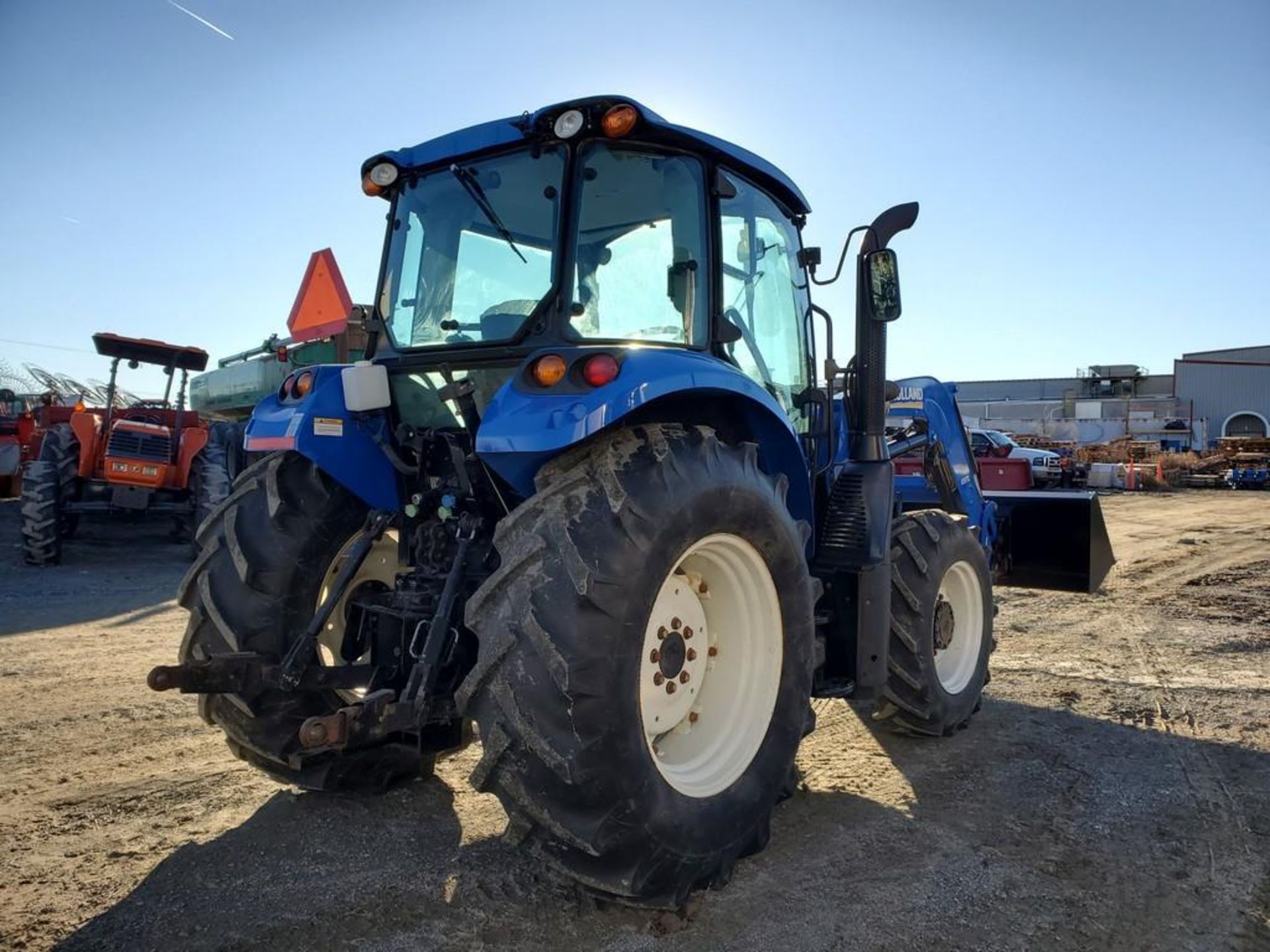 2015 New Holland T4.100 Cab Loader Tractor 'Ride & Drive' - Image 5 of 49