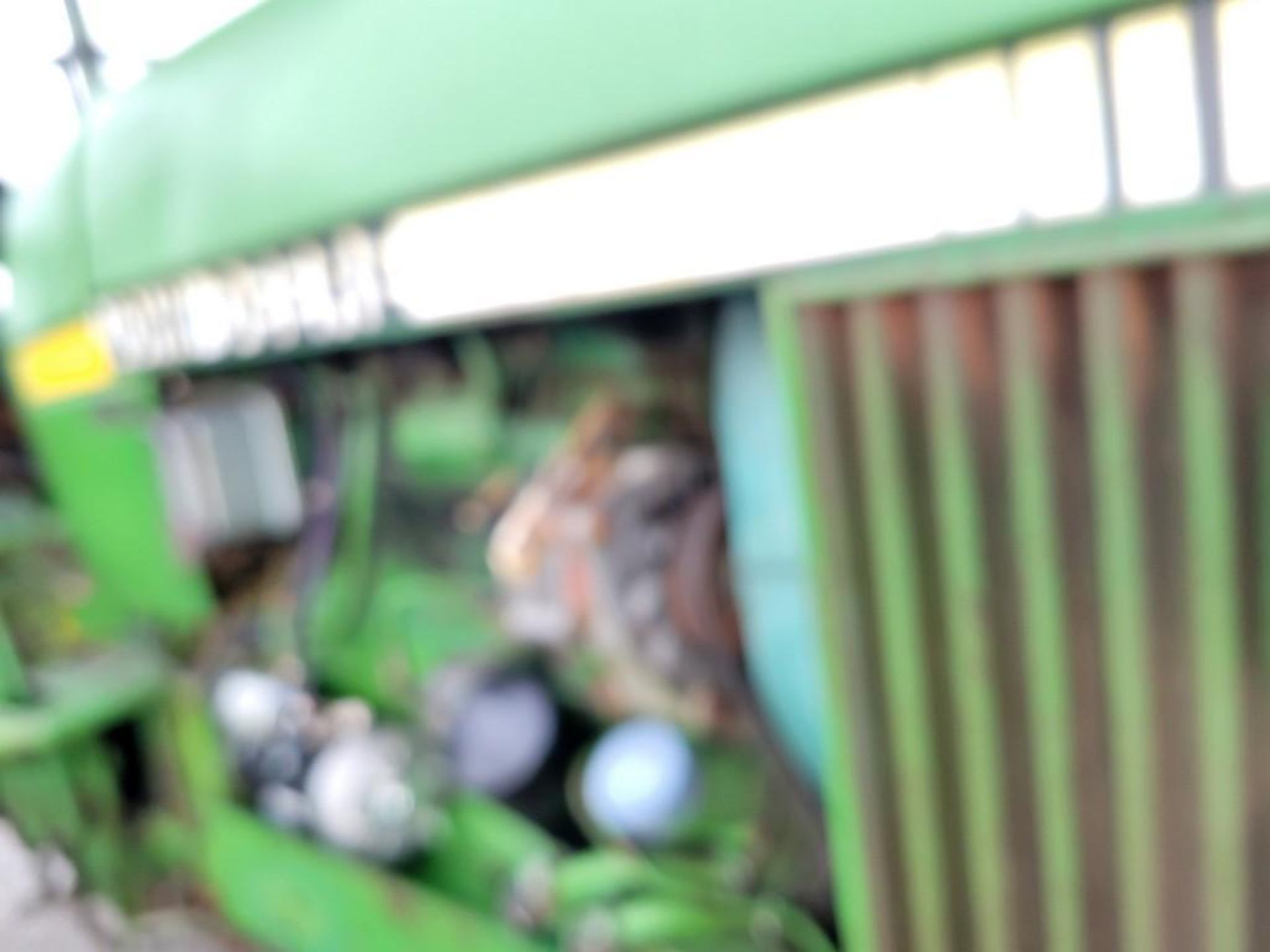John Deere 2750 Tractor 'Runs & Operates' - Image 8 of 38