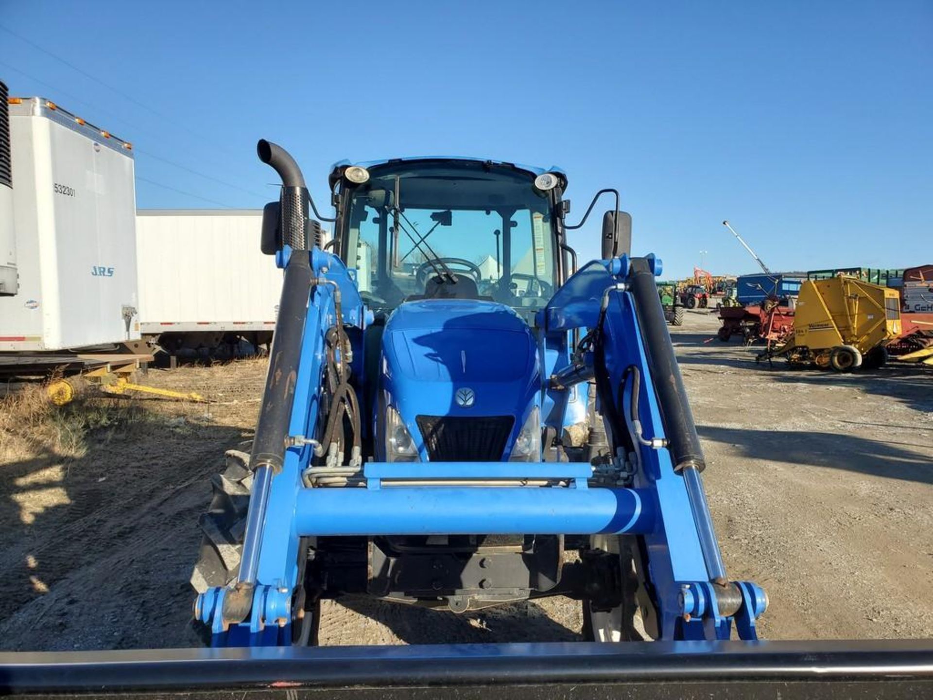 2015 New Holland T4.100 Cab Loader Tractor 'Ride & Drive' - Image 10 of 49