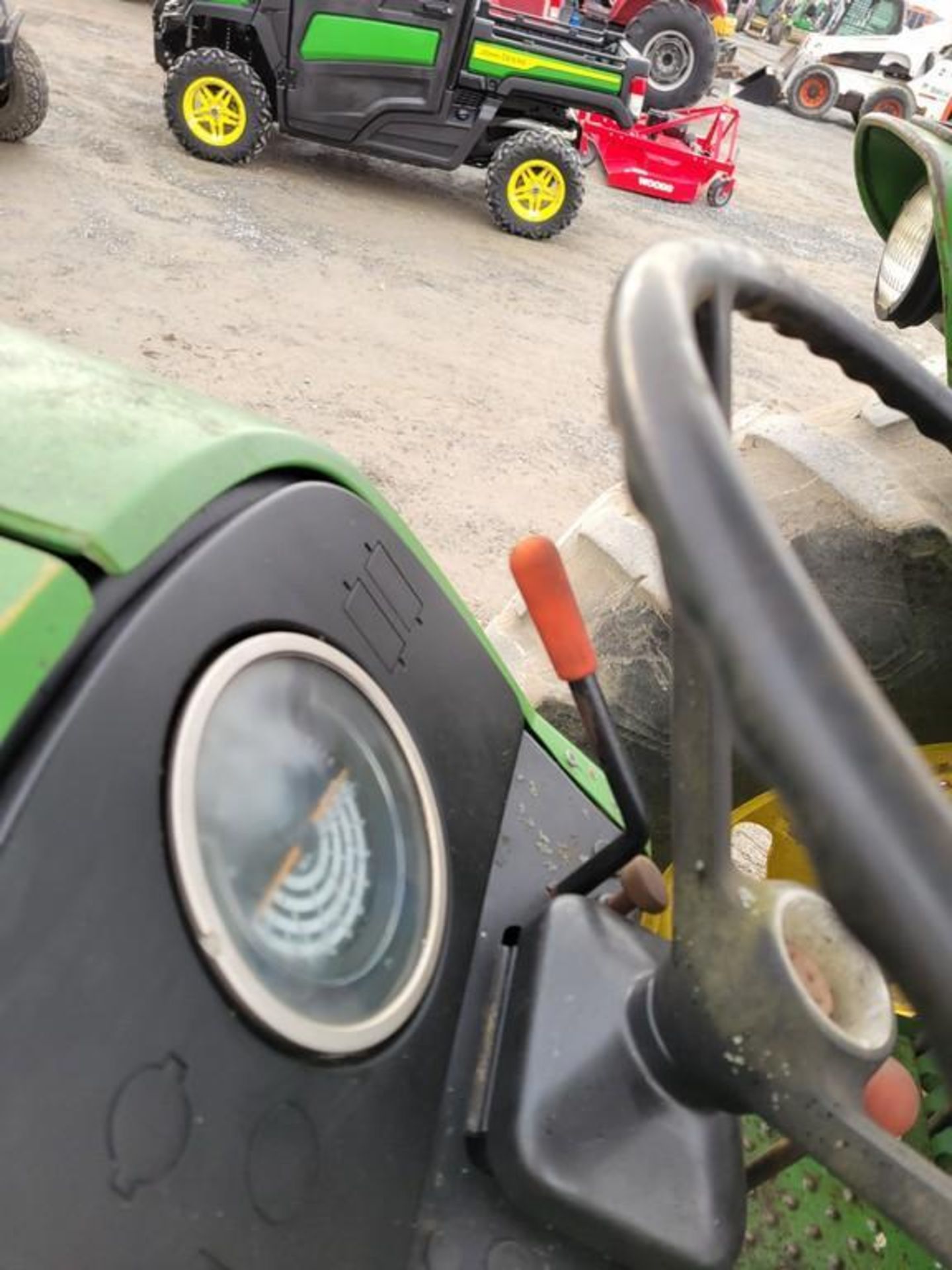 John Deere 2750 Tractor 'Runs & Operates' - Image 31 of 38