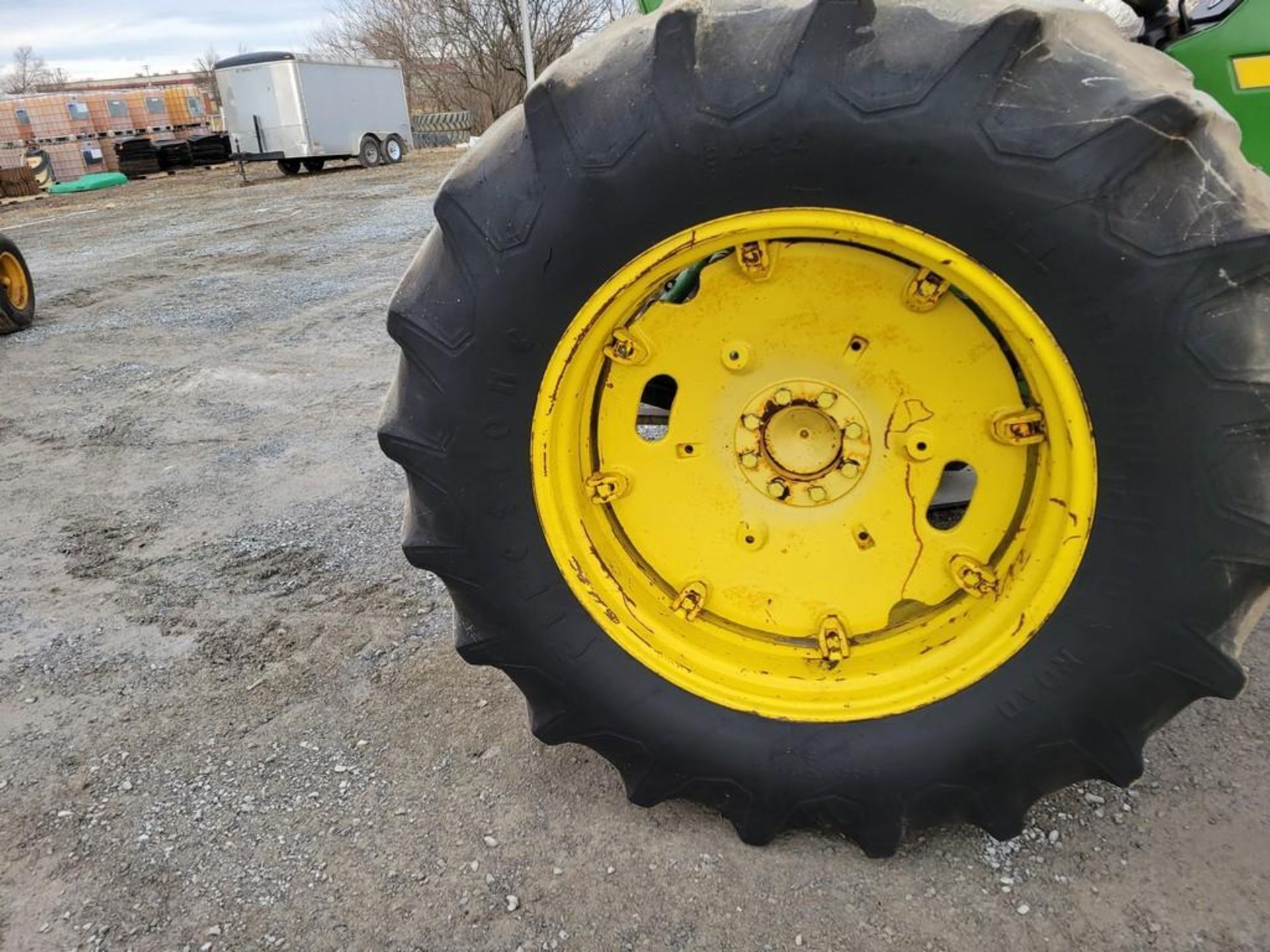 John Deere 2750 Tractor 'Runs & Operates' - Image 11 of 38
