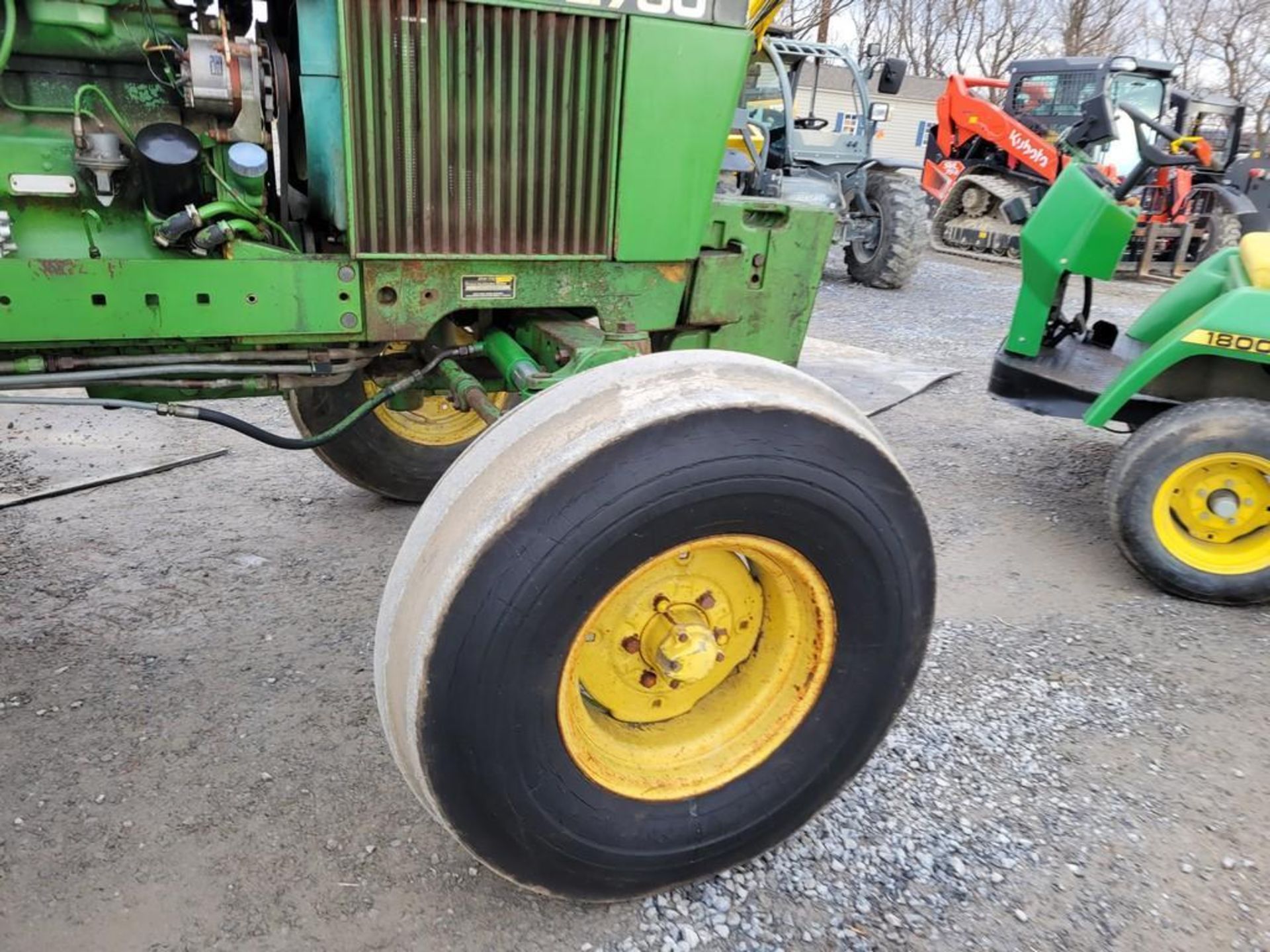 John Deere 2750 Tractor 'Runs & Operates' - Image 10 of 38