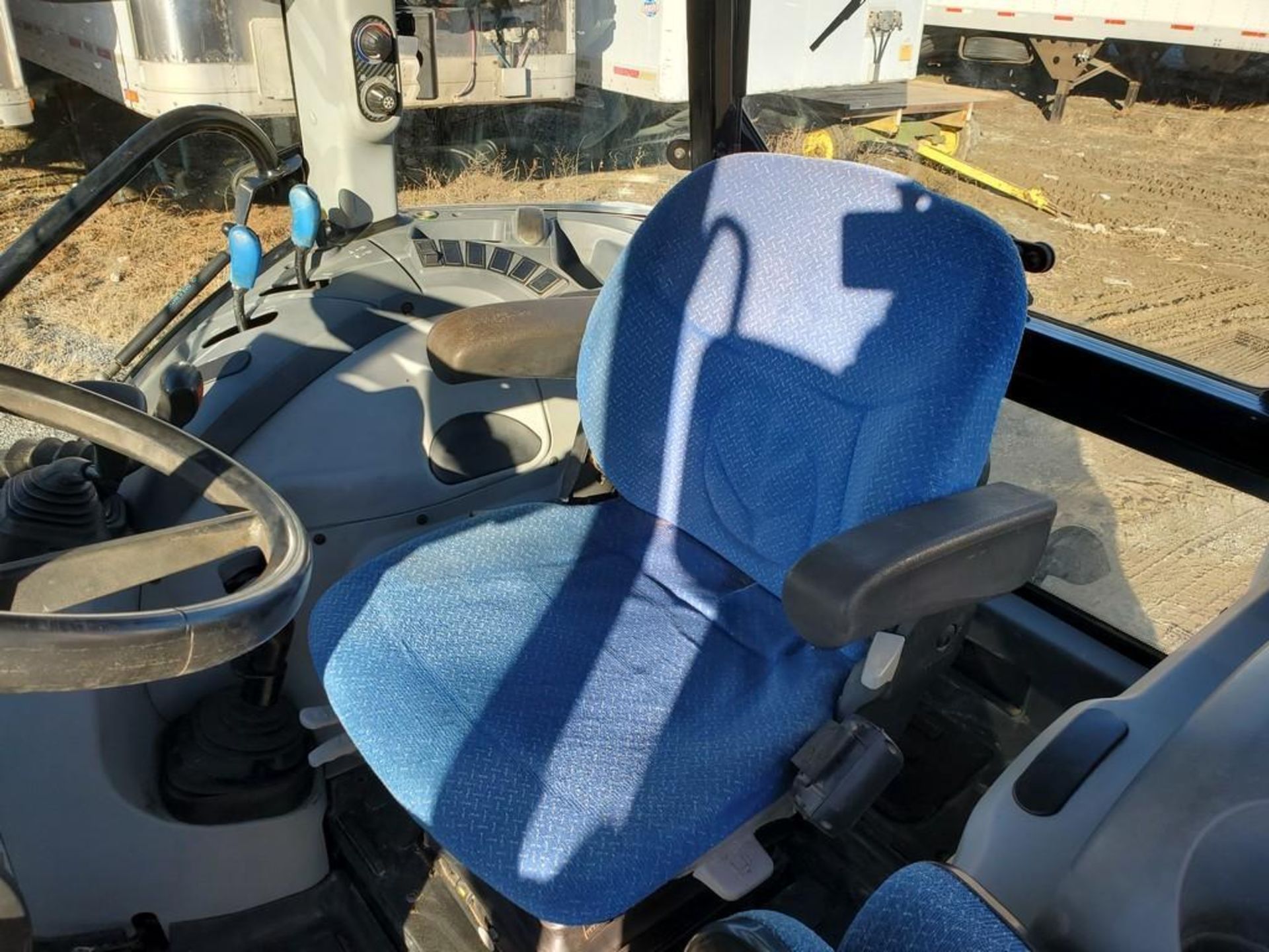 2015 New Holland T4.100 Cab Loader Tractor 'Ride & Drive' - Image 36 of 49