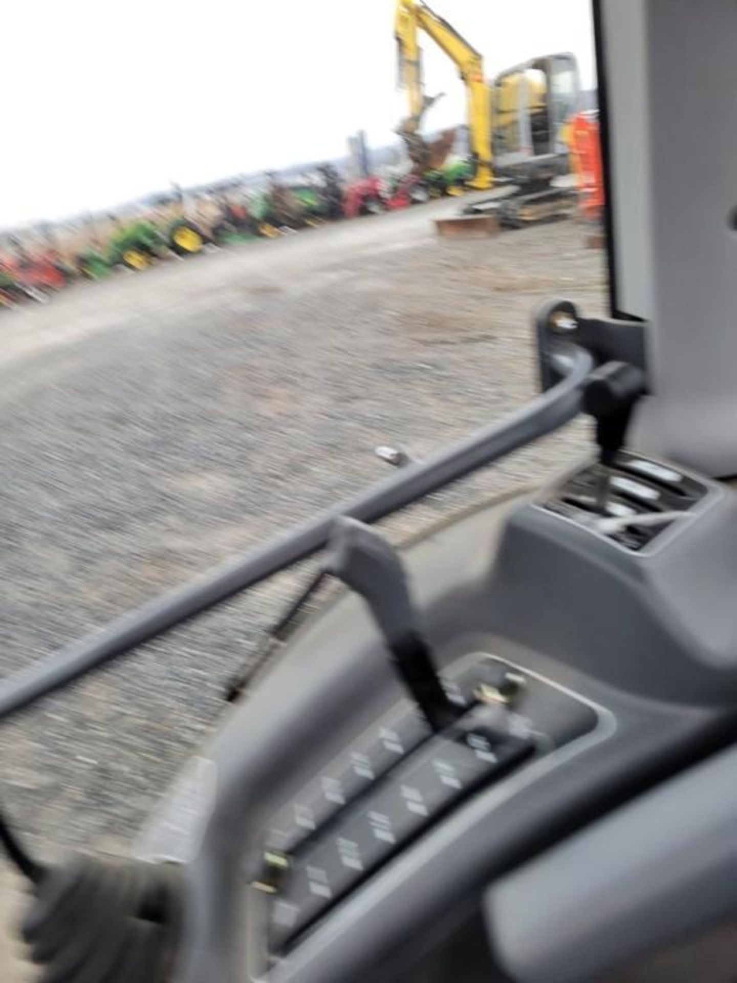 Massey Ferguson 1655 Cab Compact Loader Tractor 'Ride & Drive' - Image 32 of 42