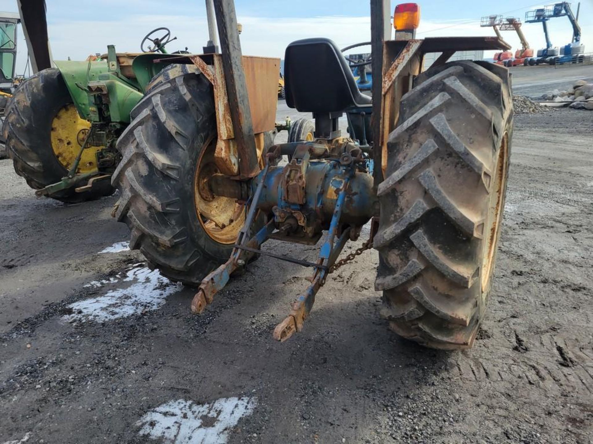 Ford 4610 Tractor 'Runs & Operates' - Image 10 of 28