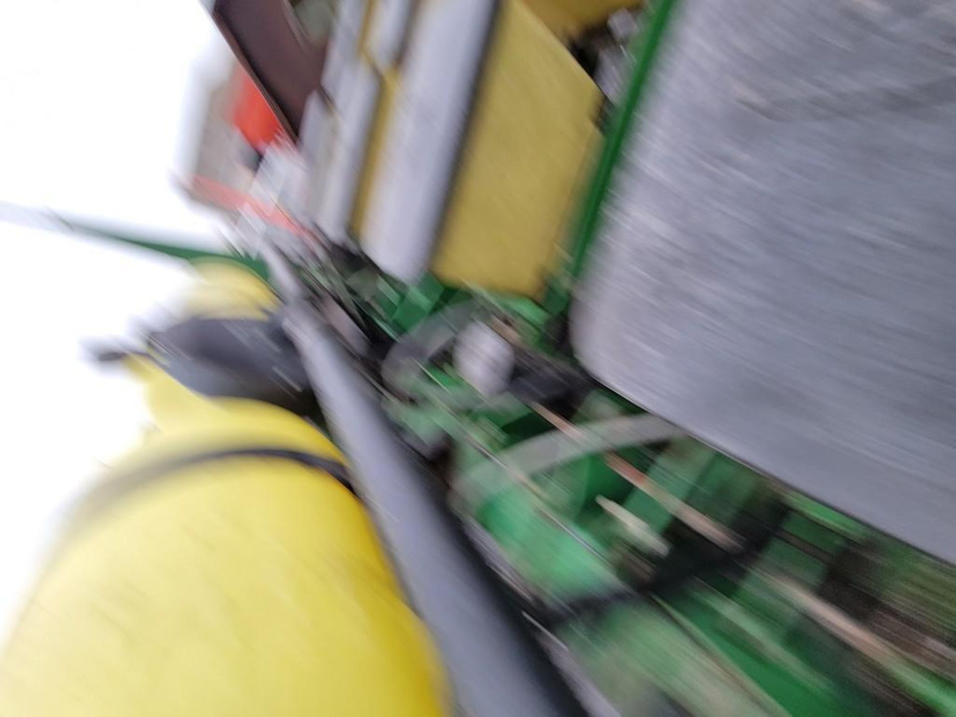 John Deere 7200 Corn Planter - Image 21 of 30