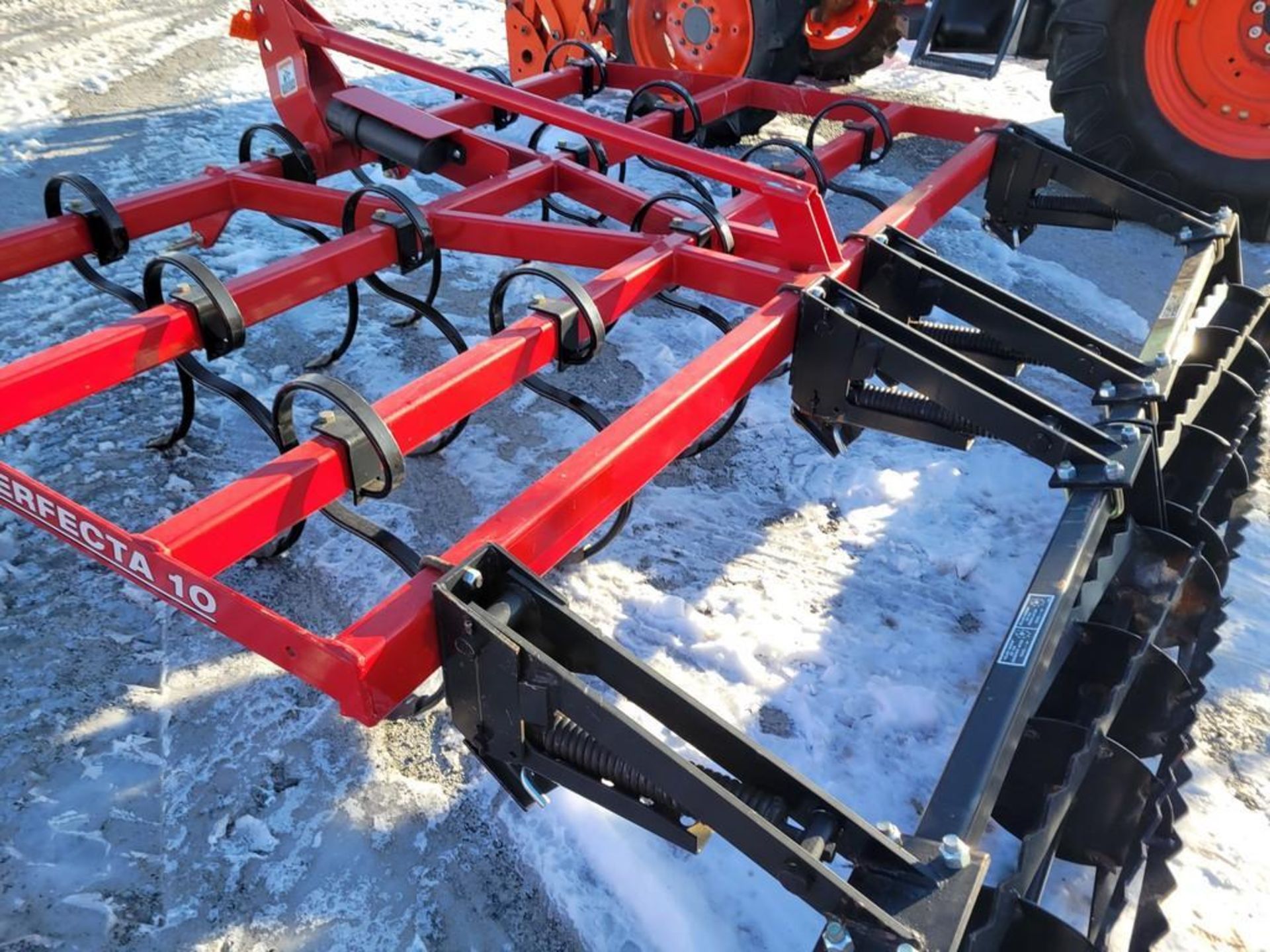 Unverferth Perfecta 10 Cultivator 'NEW' - Image 12 of 16