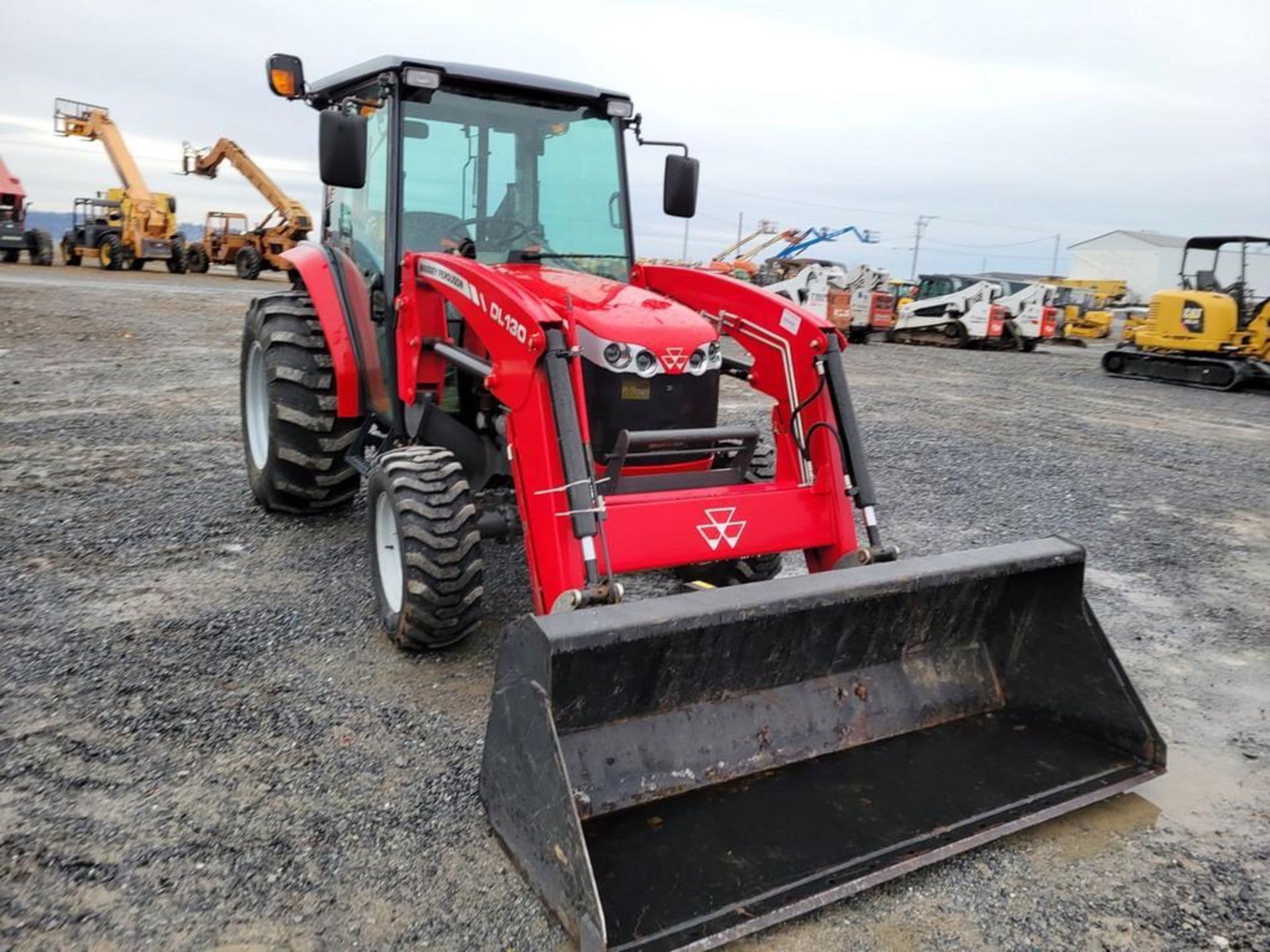 Massey Ferguson 1655 Cab Compact Loader Tractor 'Ride & Drive' - Image 2 of 42