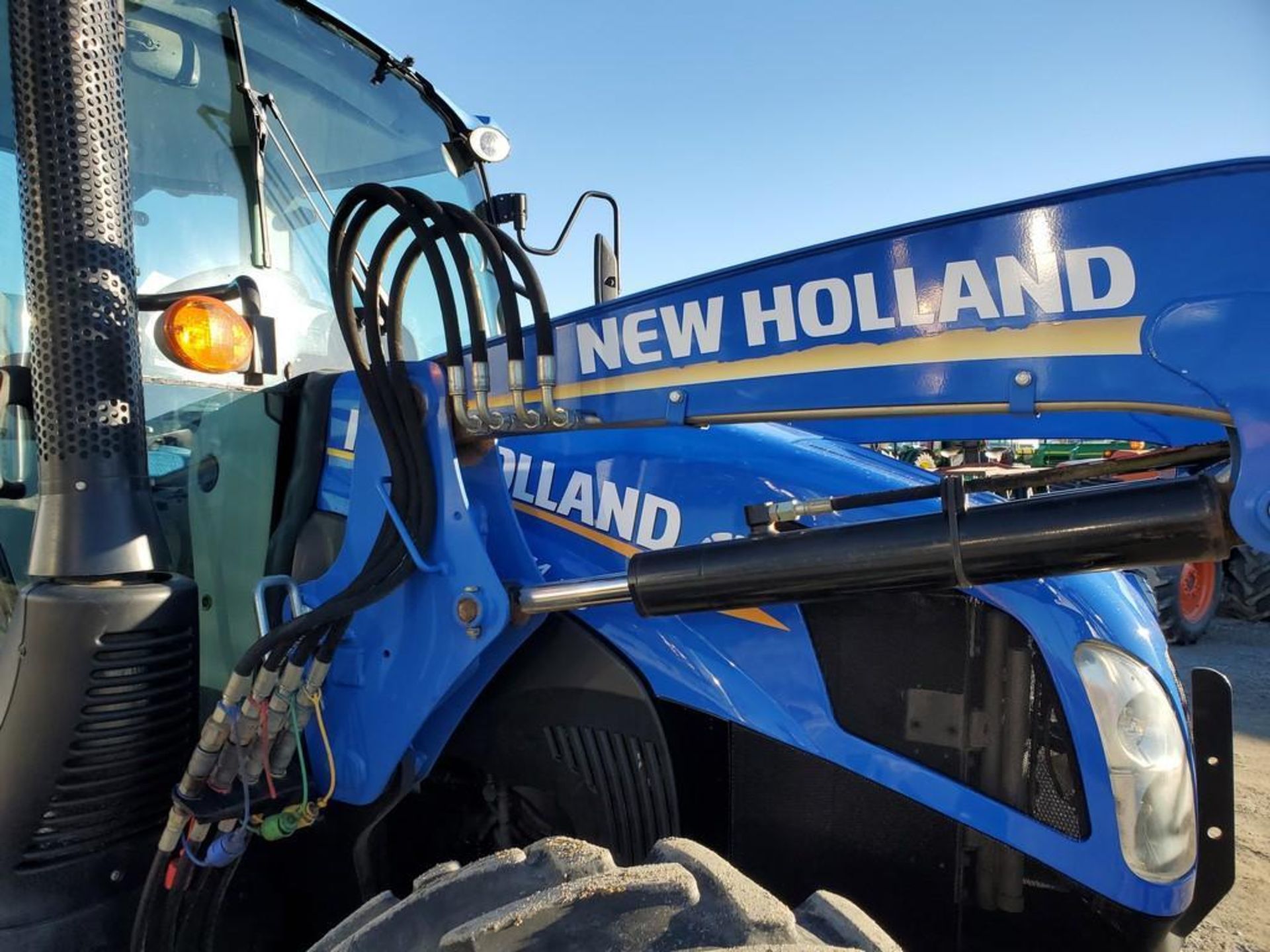2015 New Holland T4.100 Cab Loader Tractor 'Ride & Drive' - Image 27 of 49