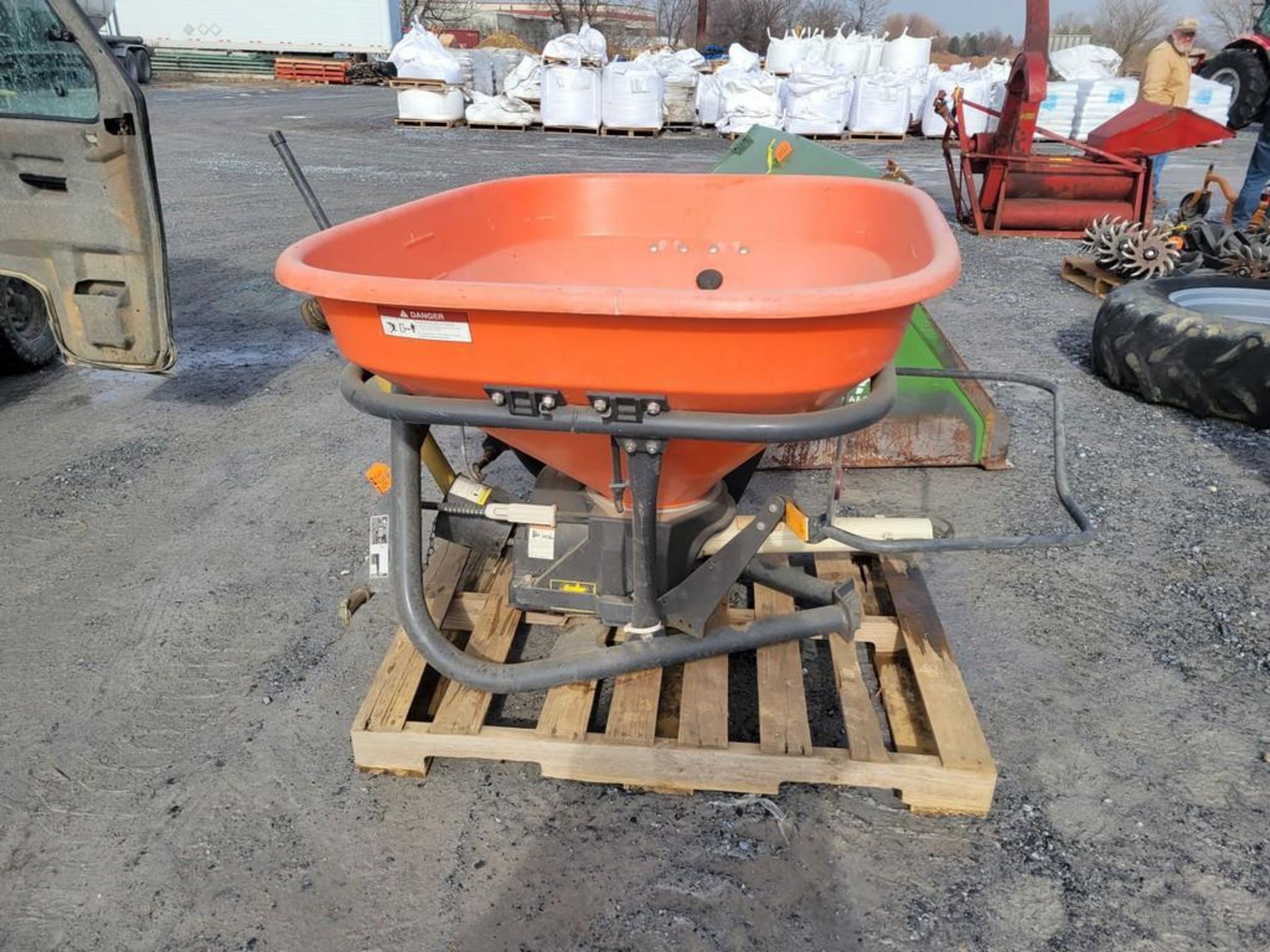 2013 Kubota VS400 Horn Spreader - Image 7 of 14