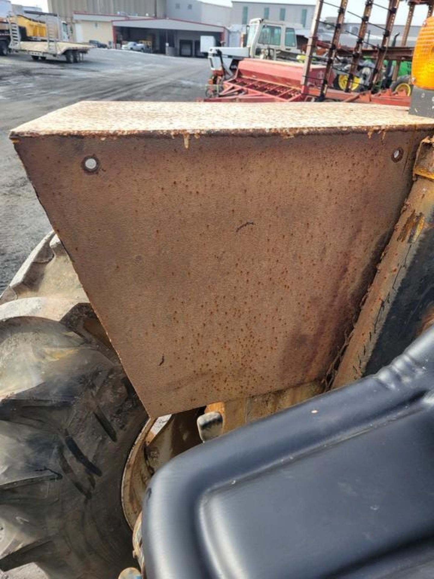 Ford 4610 Tractor 'Runs & Operates' - Image 25 of 28