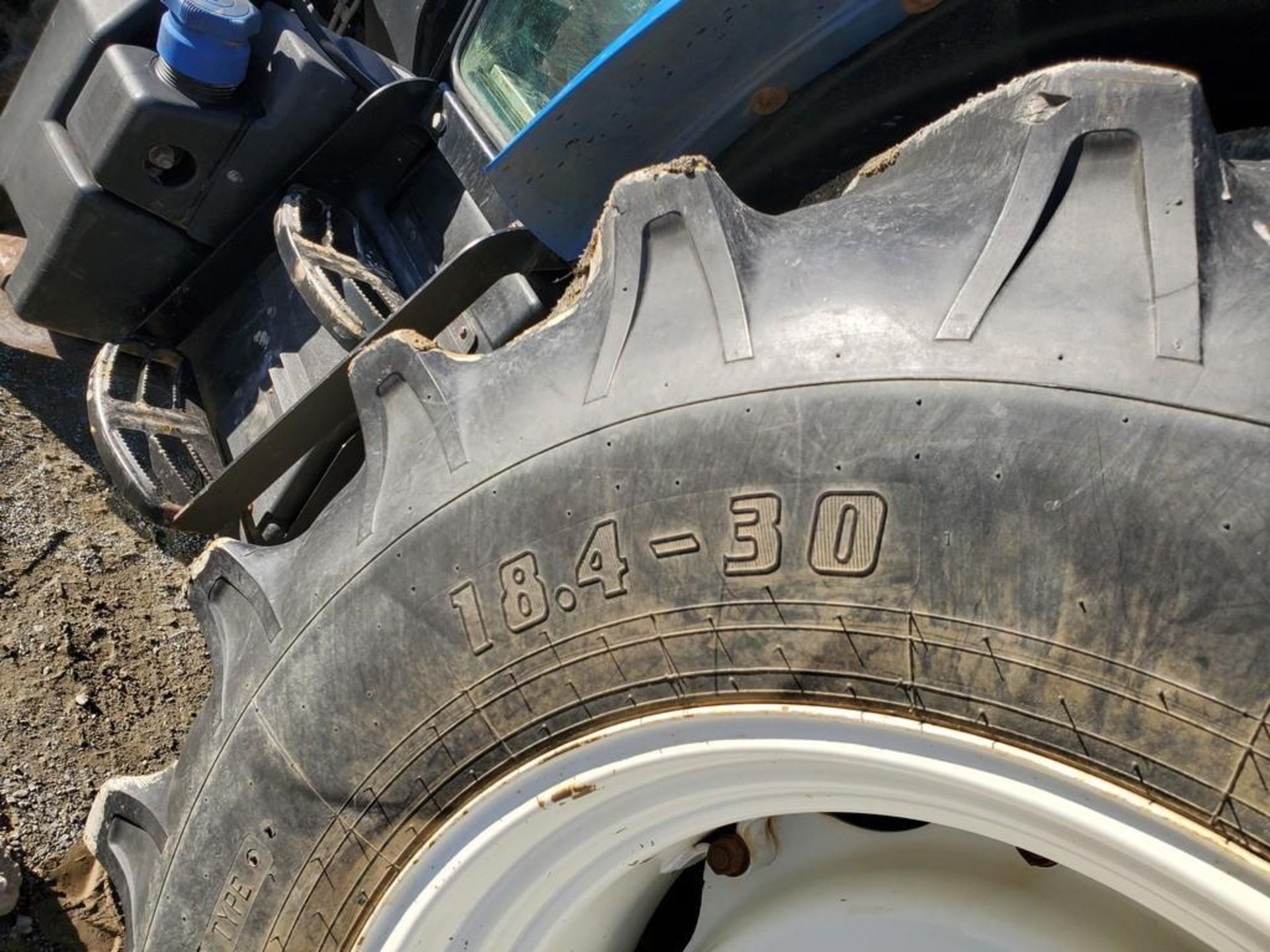 2015 New Holland T4.100 Cab Loader Tractor 'Ride & Drive' - Image 14 of 49