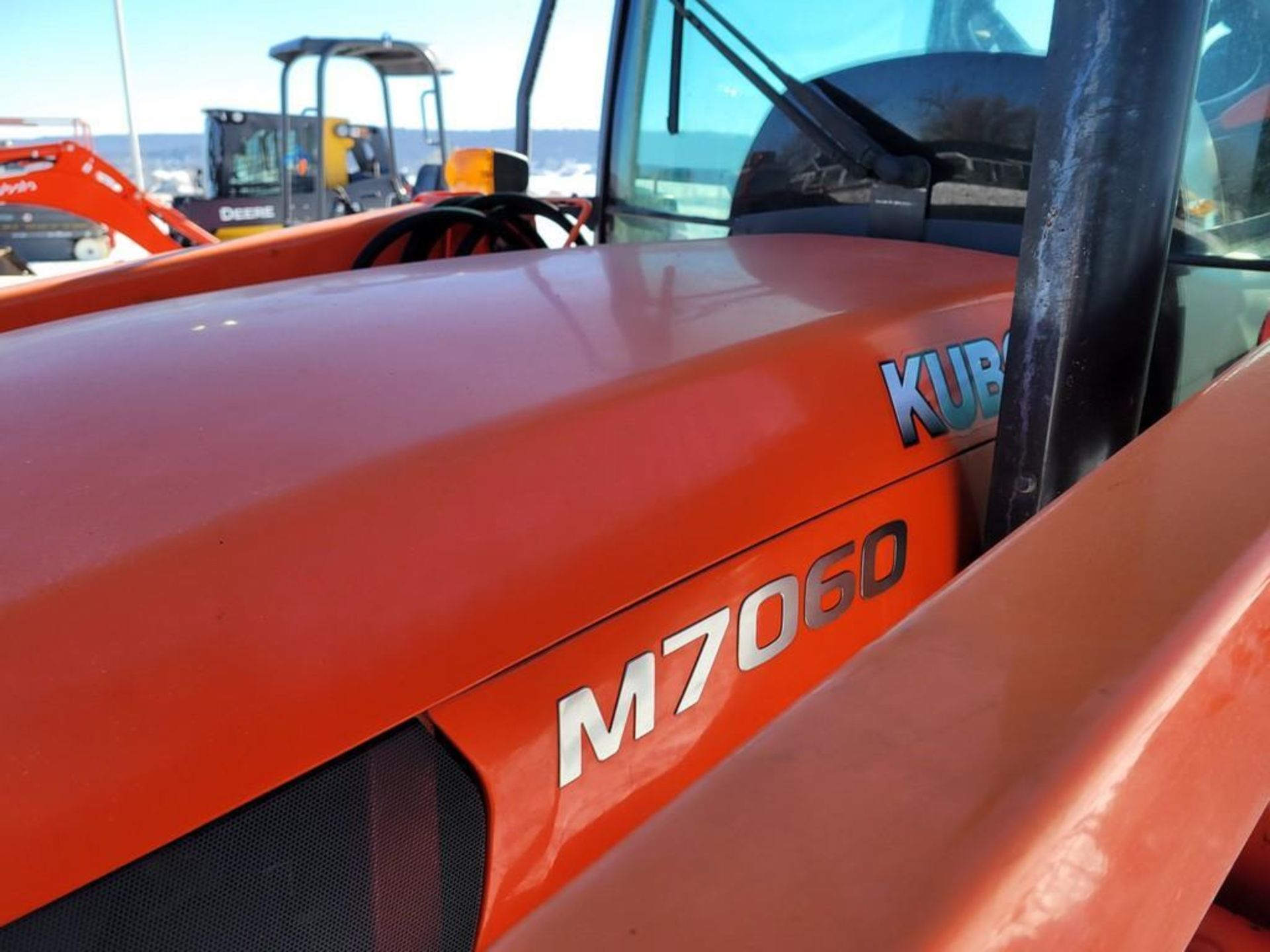 Kubota M7060 Cab Loader Tractor 'Ride & Drive' - Image 22 of 37