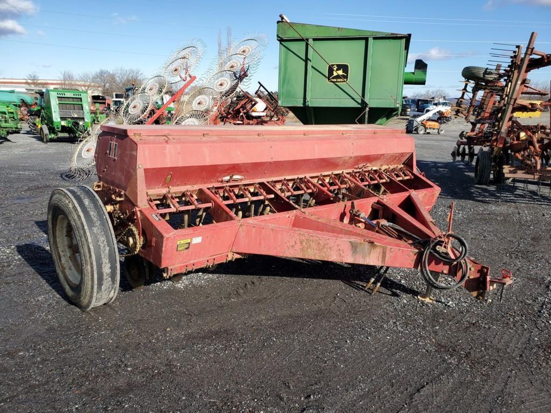 International 5100 Grain Drill
