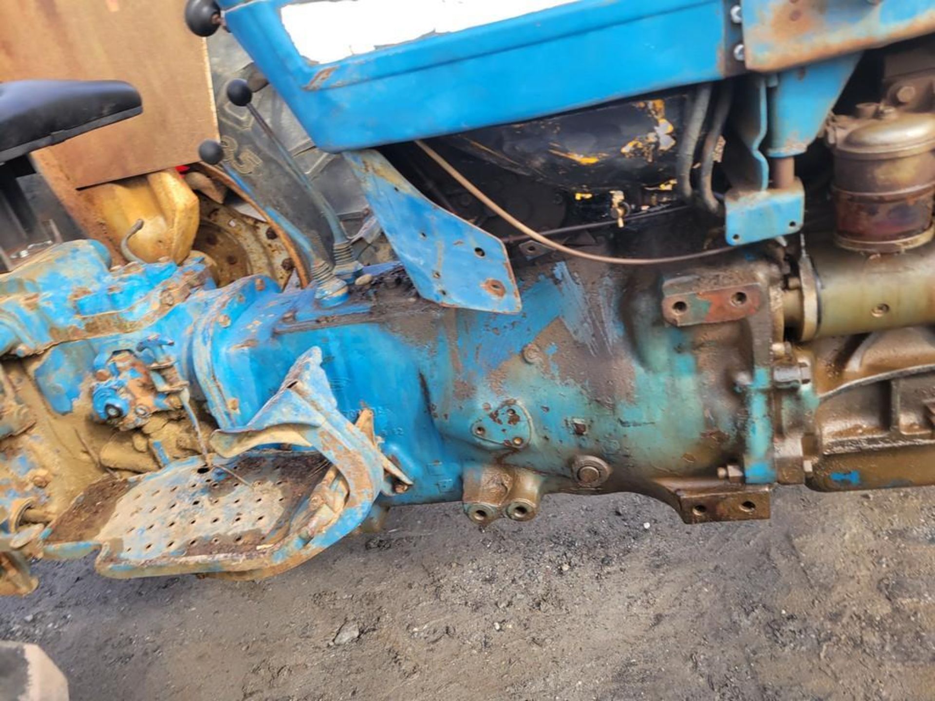 Ford 4610 Tractor 'Runs & Operates' - Image 7 of 28