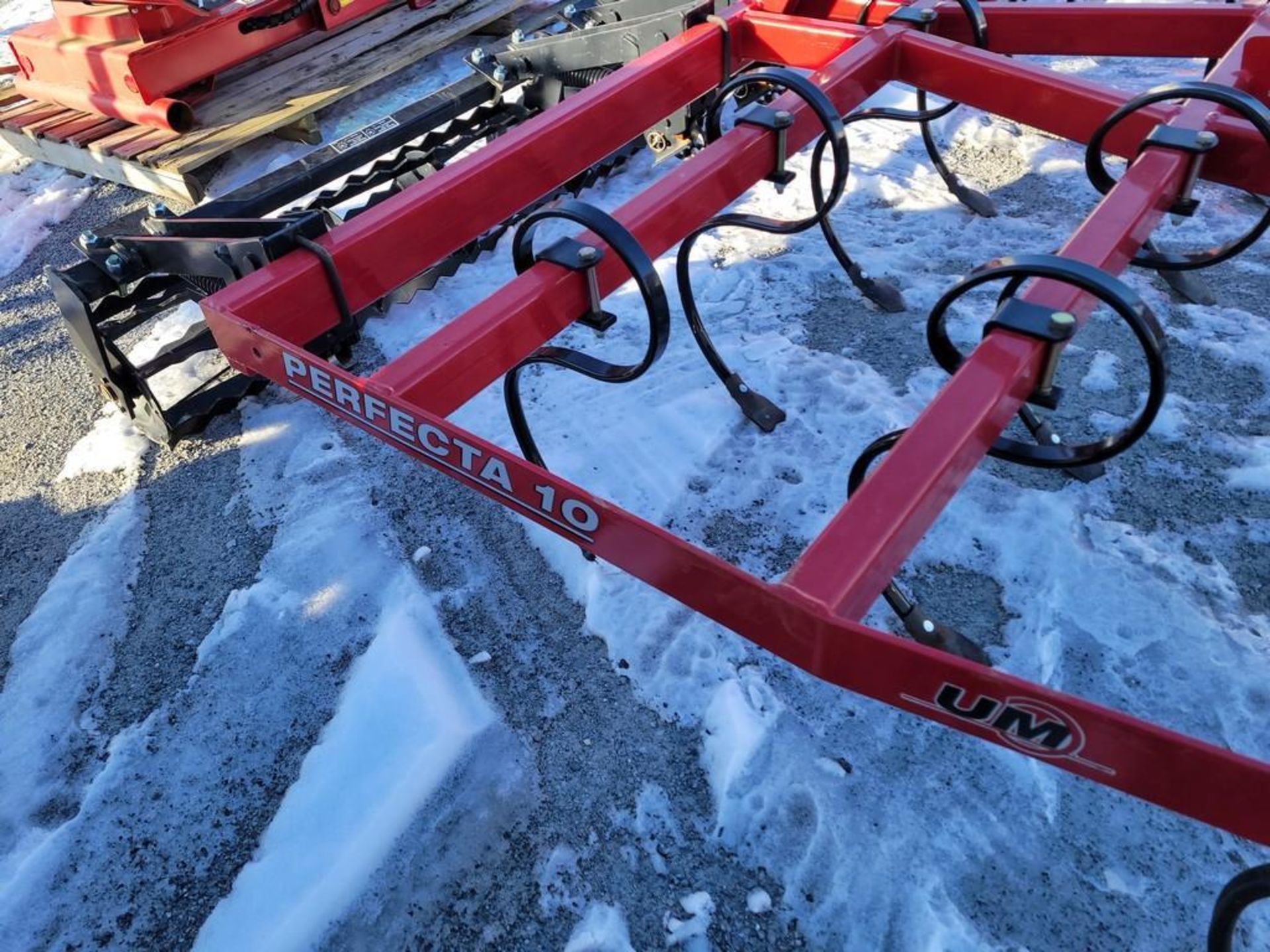 Unverferth Perfecta 10 Cultivator 'NEW' - Image 4 of 16